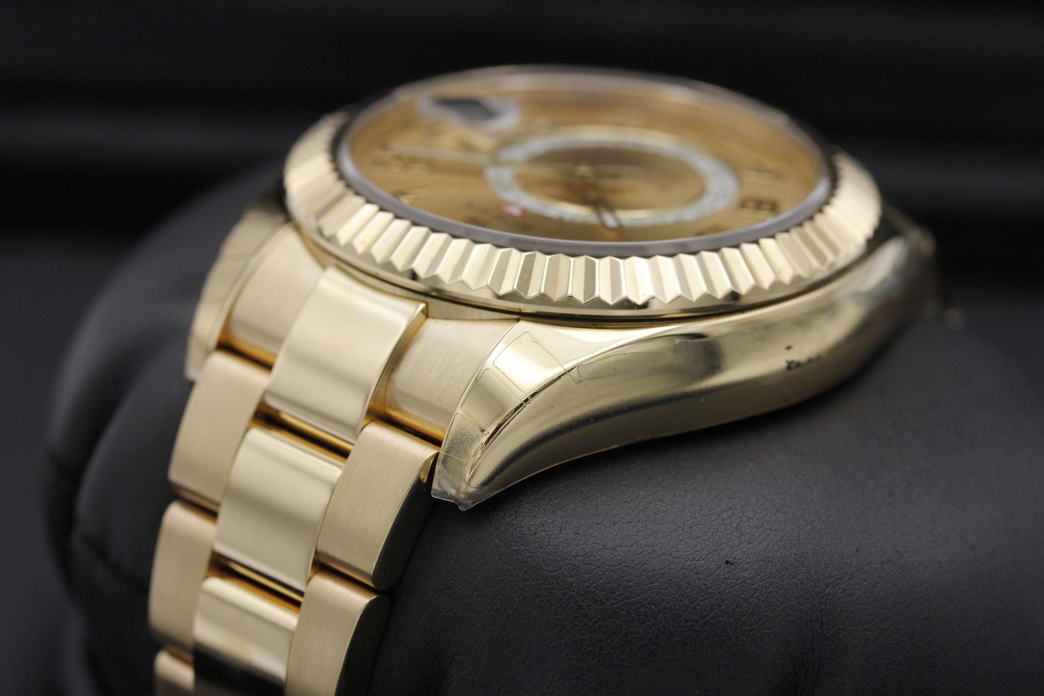 Watch Image 5