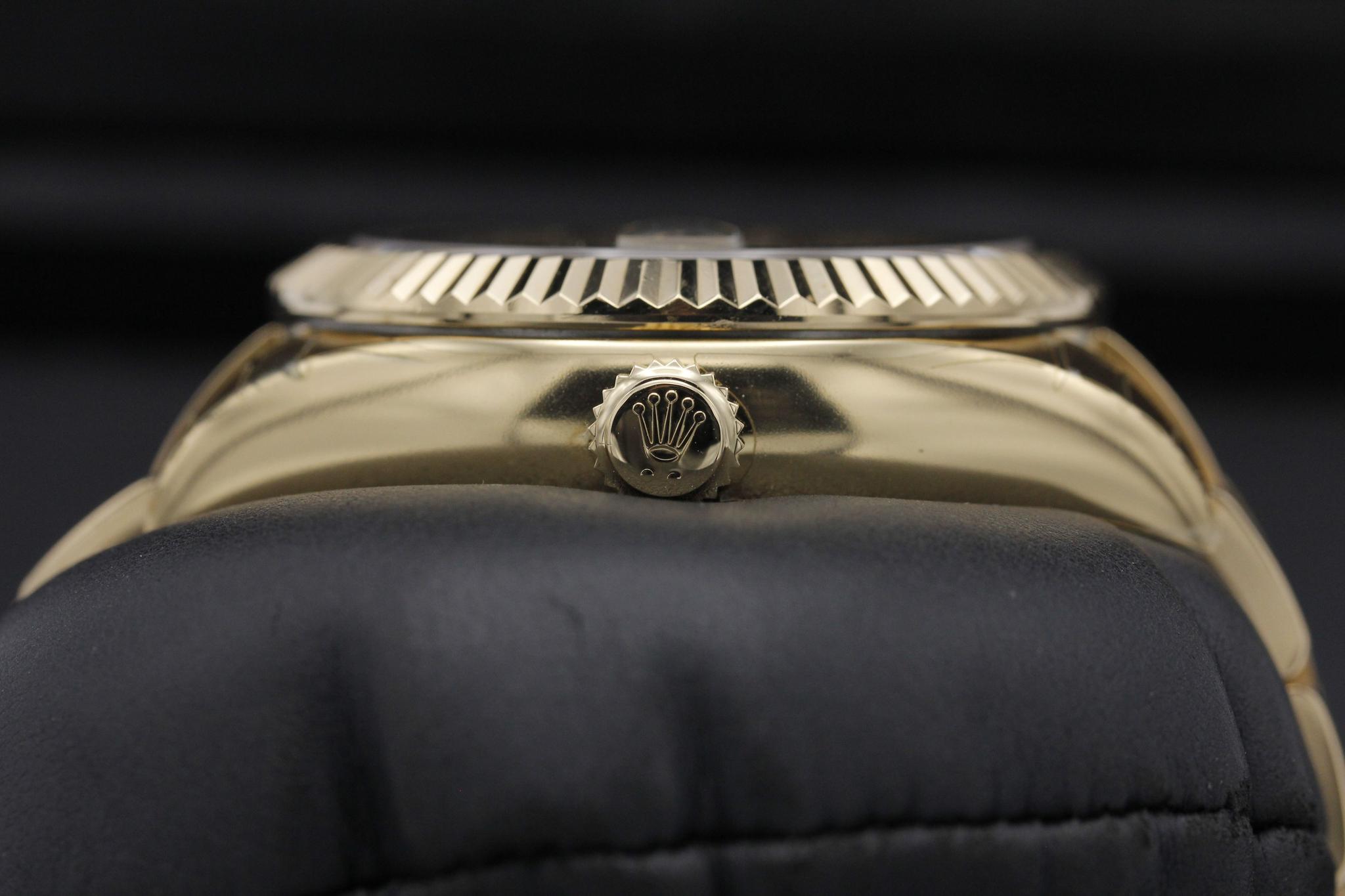Watch Image 3