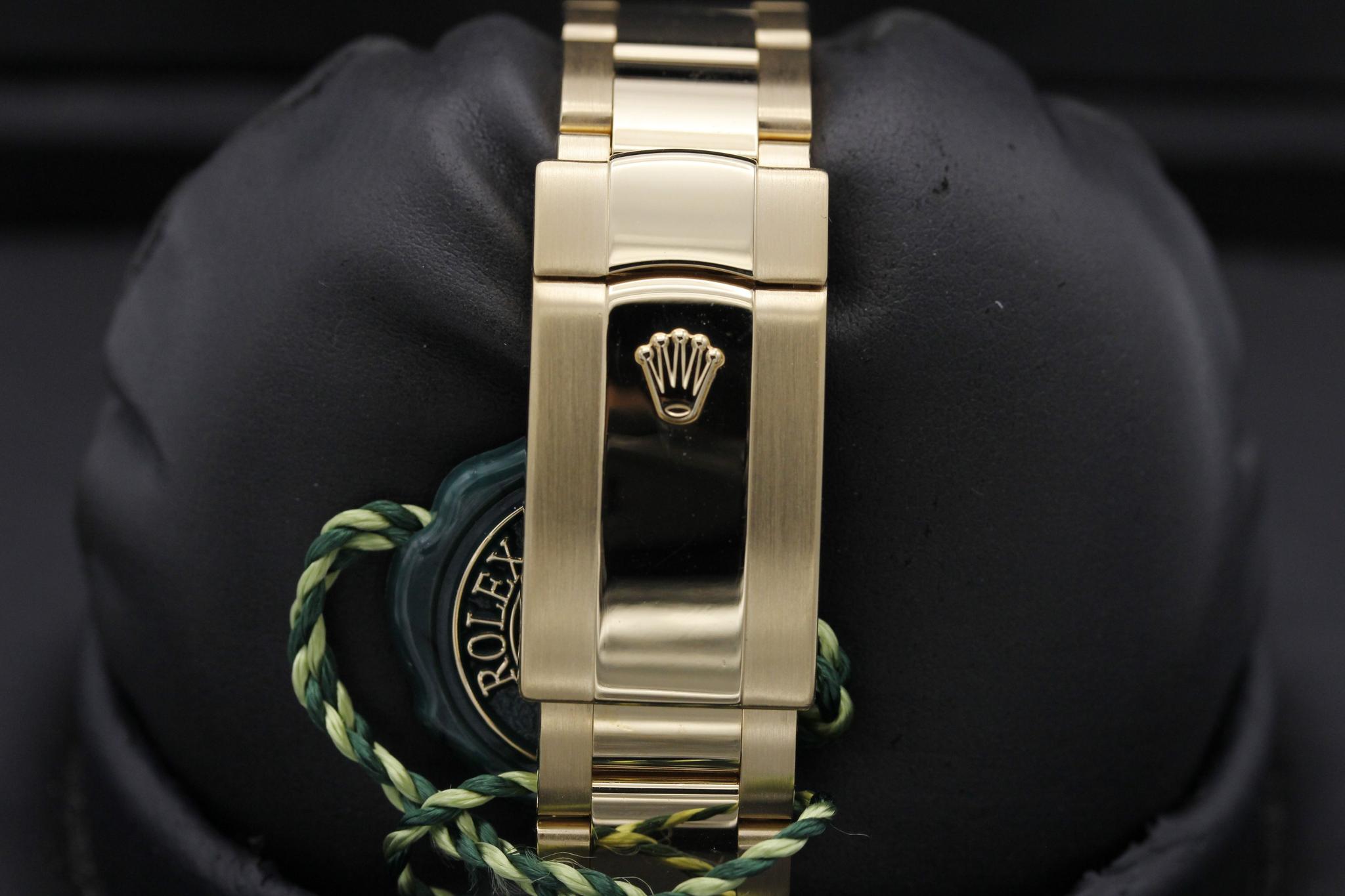 Watch Image 8