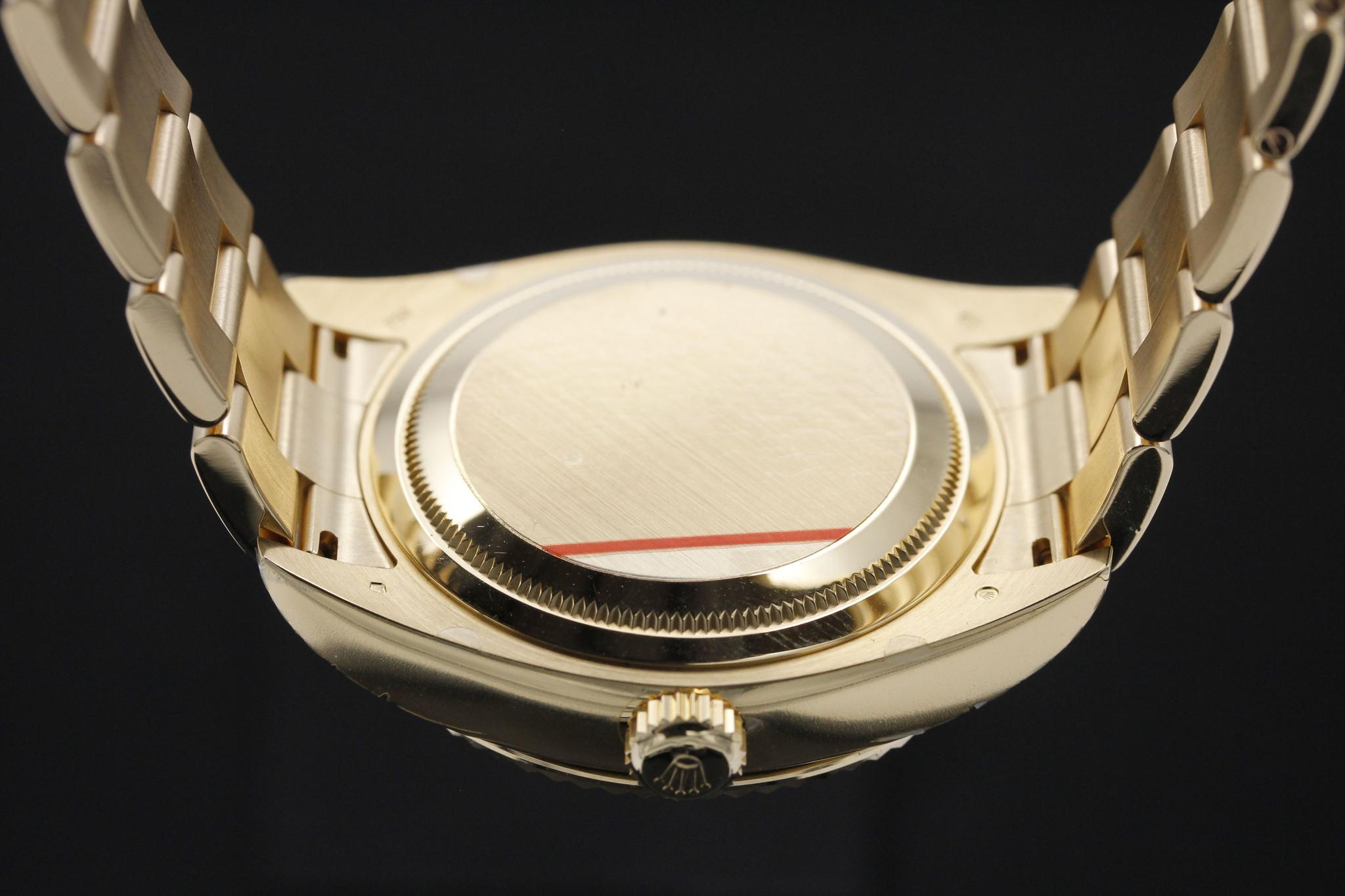 Watch Image 7