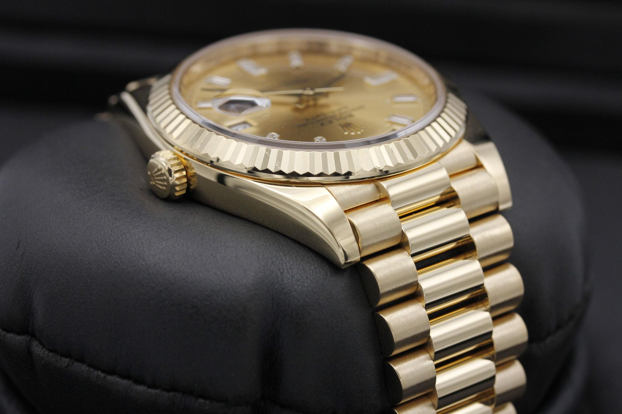 Watch Image 4