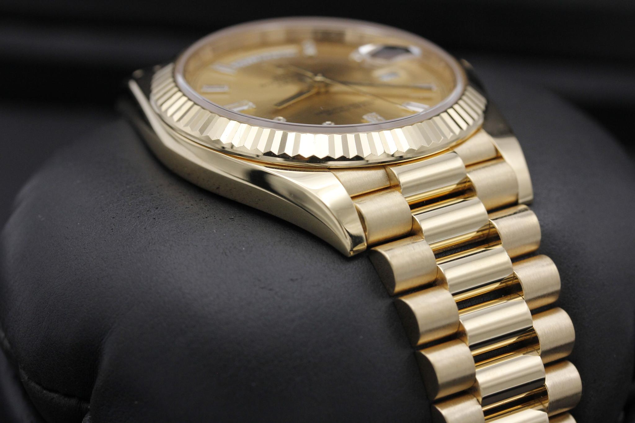 Watch Image 6