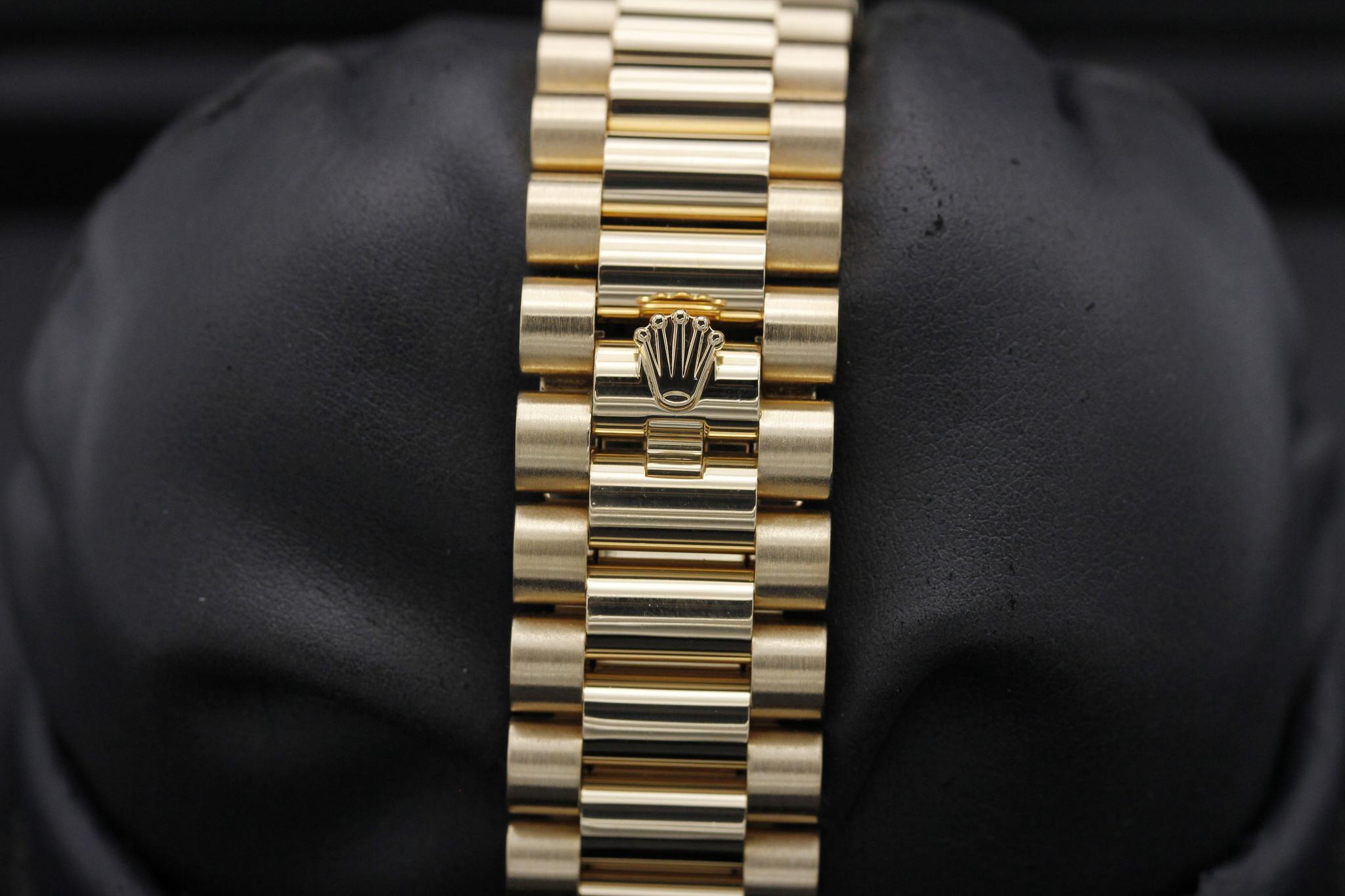 Watch Image 8