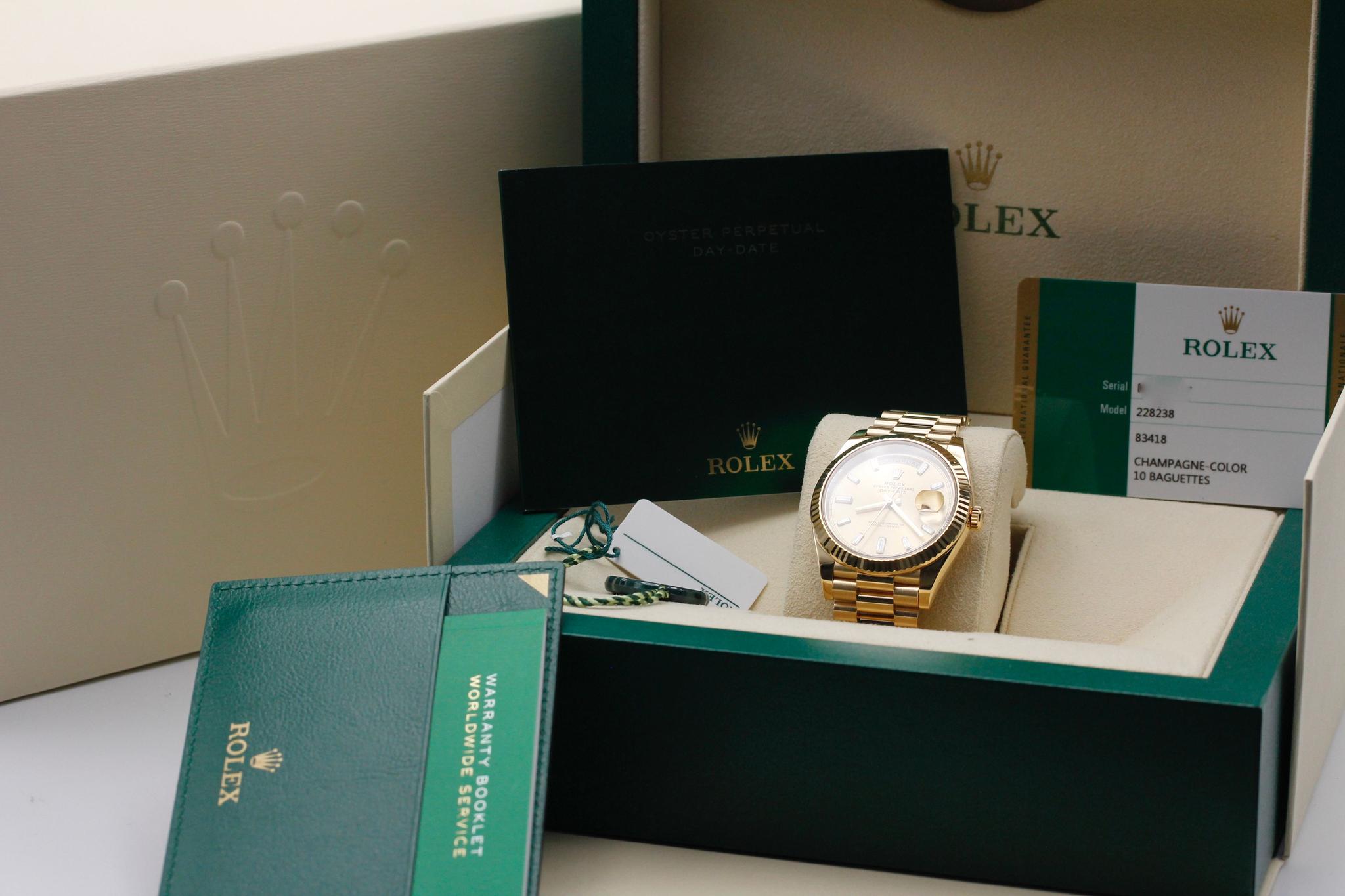 Watch Image 11