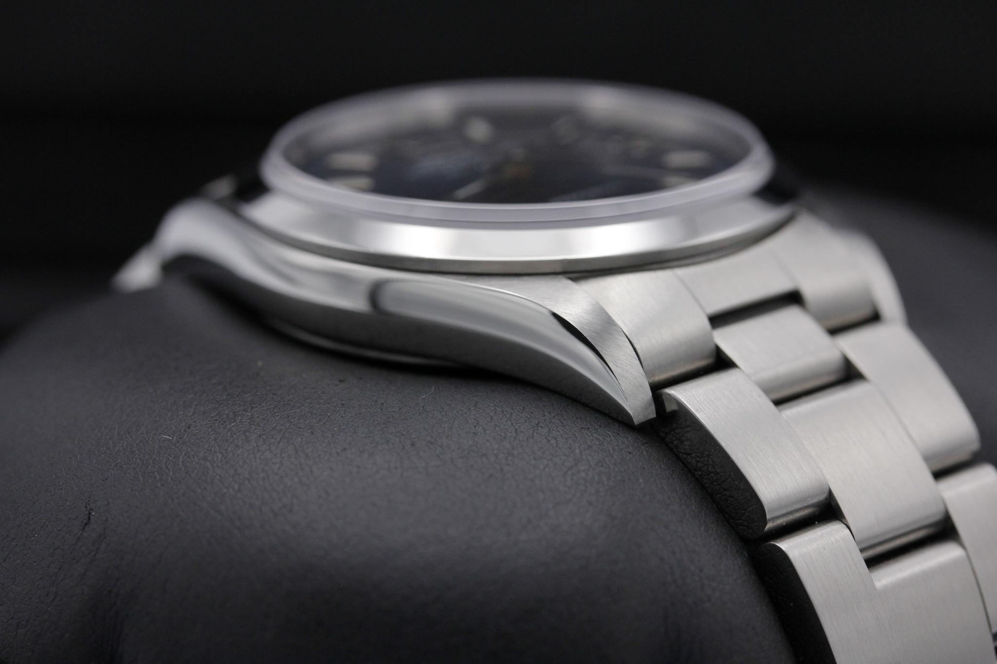 Watch Image 6