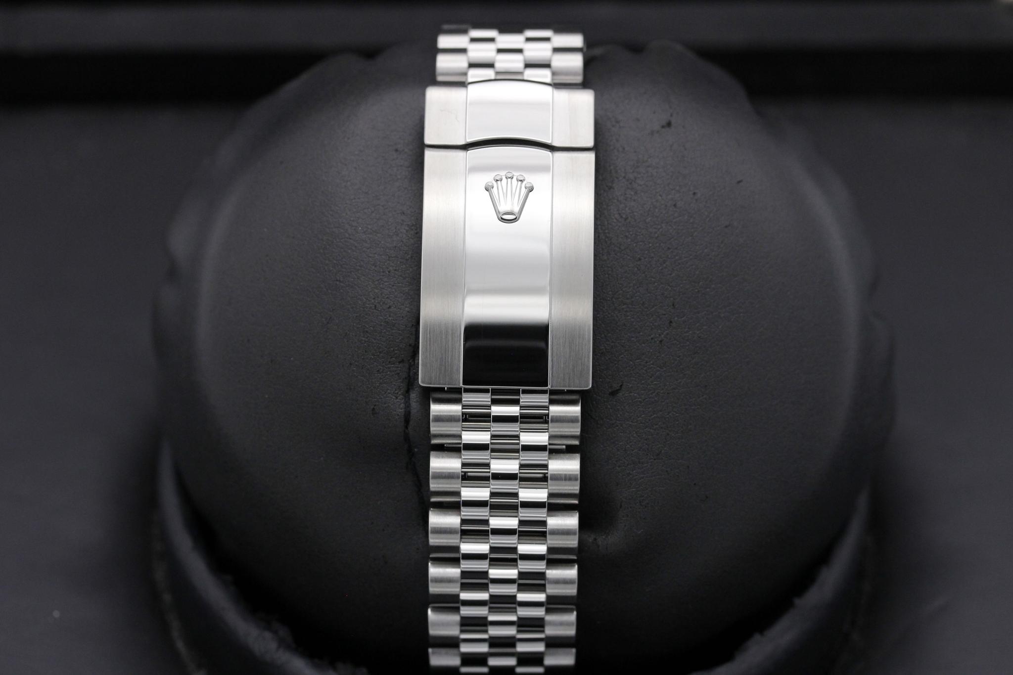 Watch Image 8