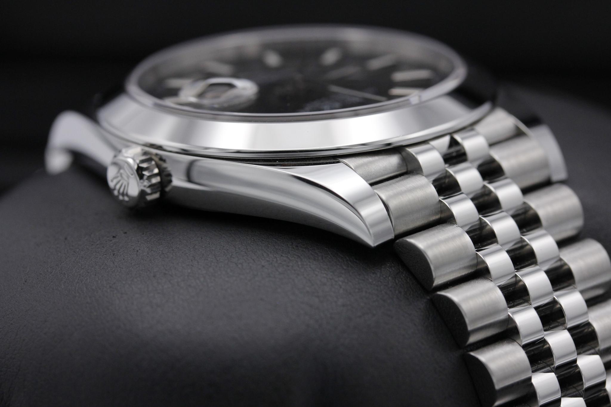 Watch Image 4