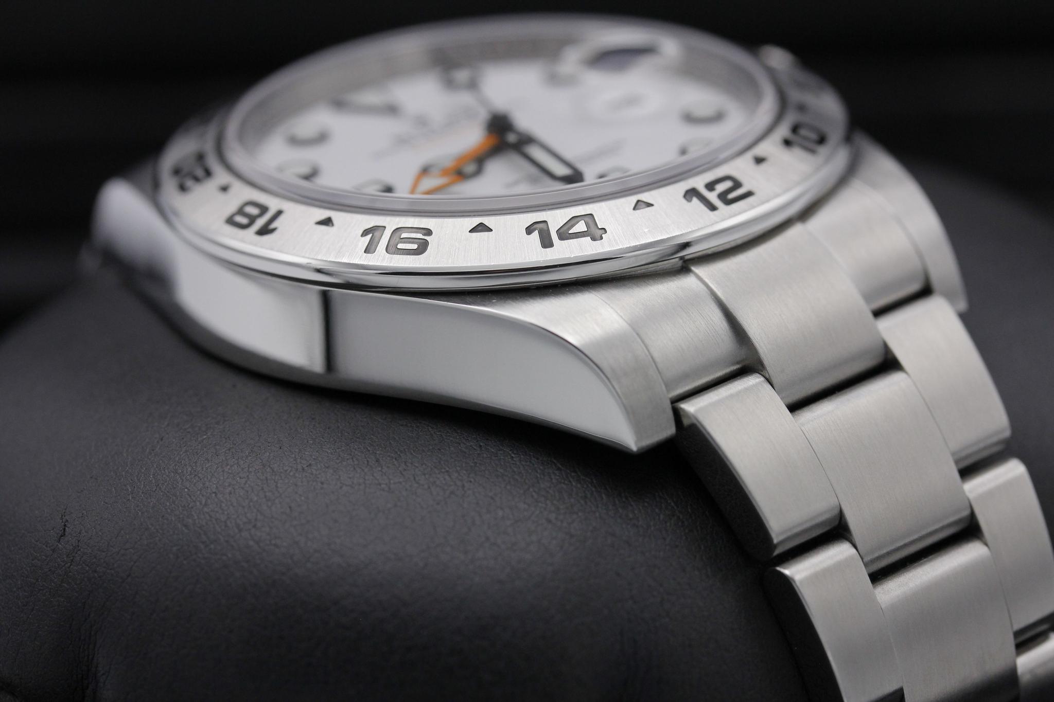 Watch Image 6