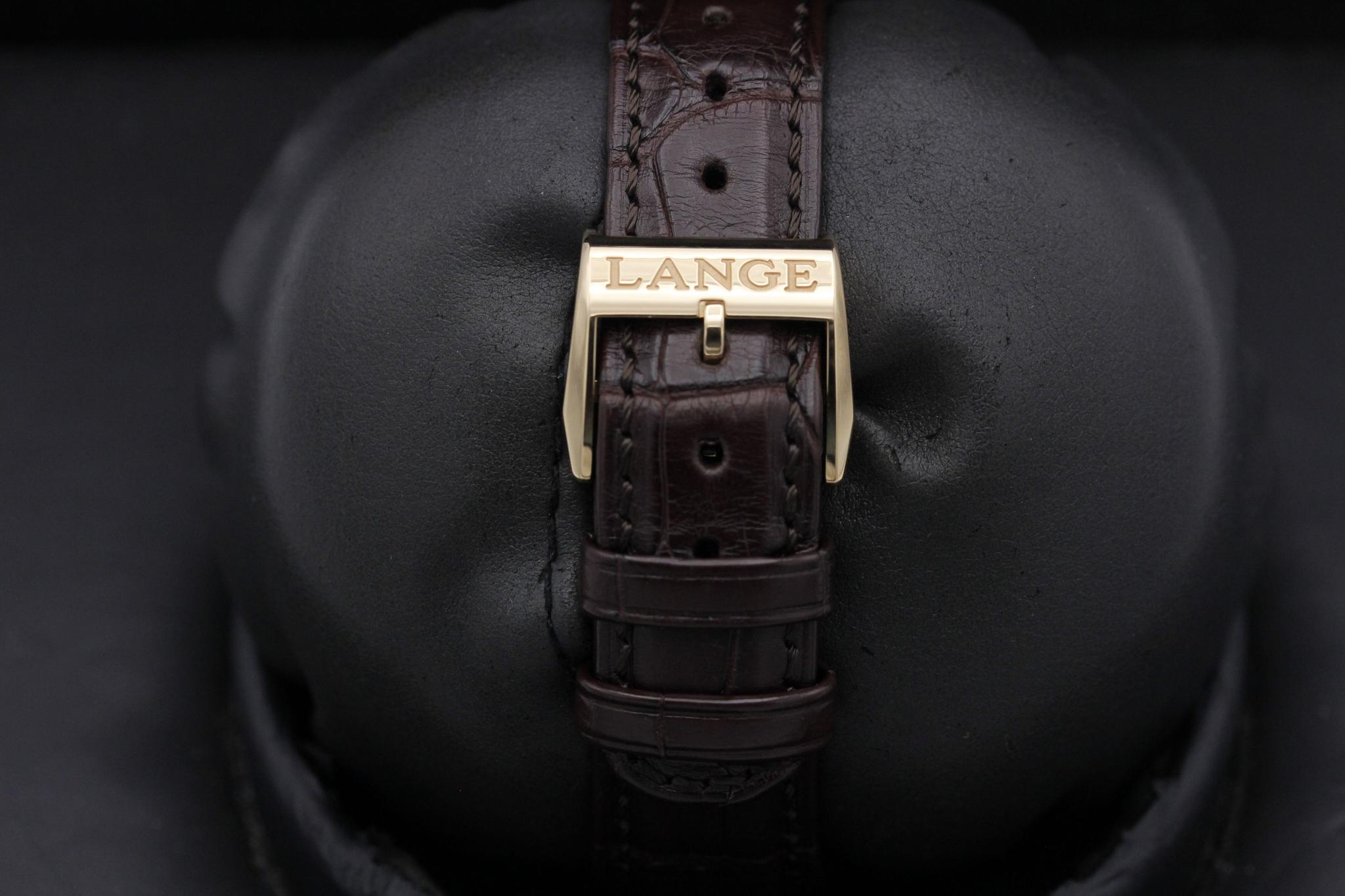 Watch Image 8