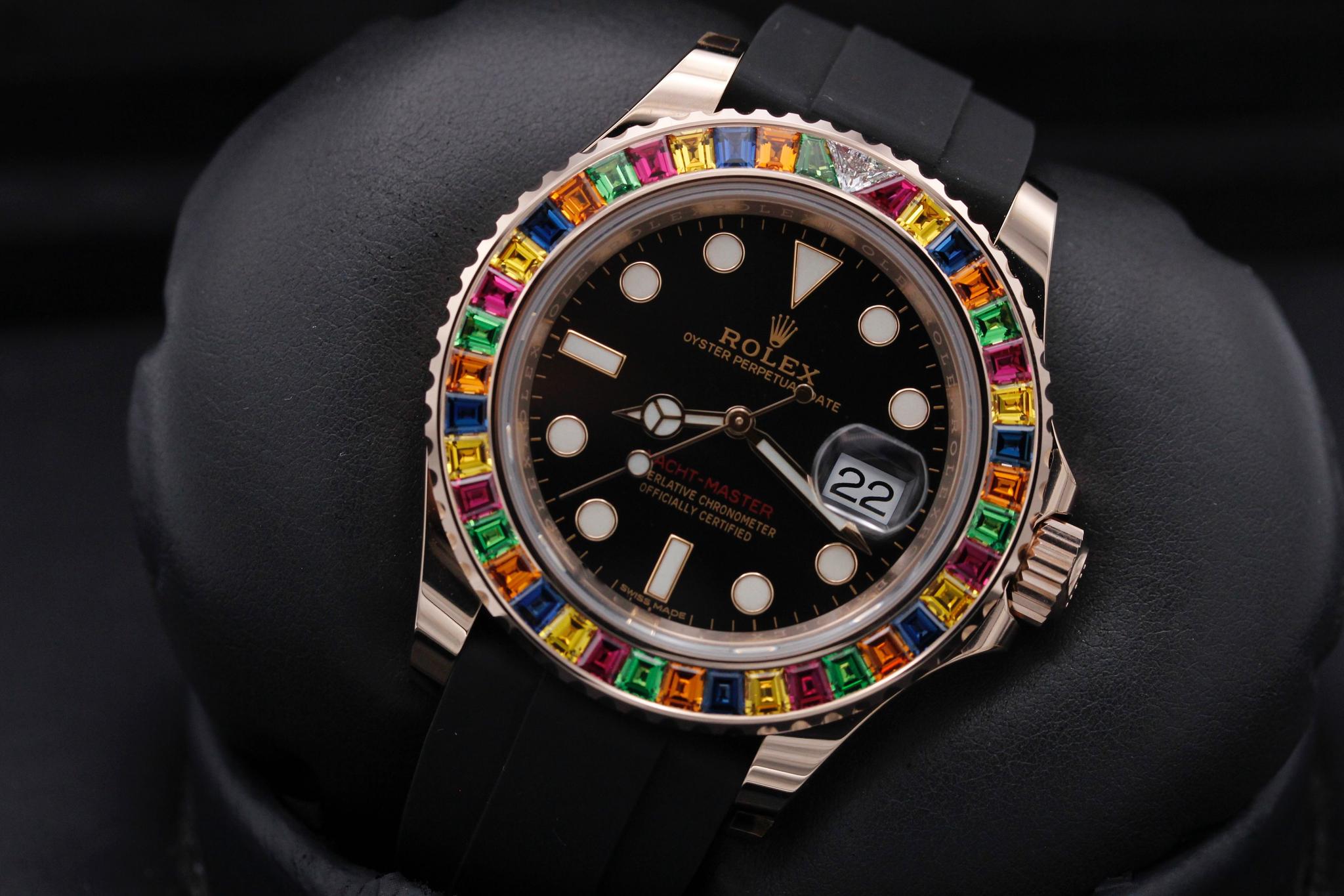 Watch Image 10