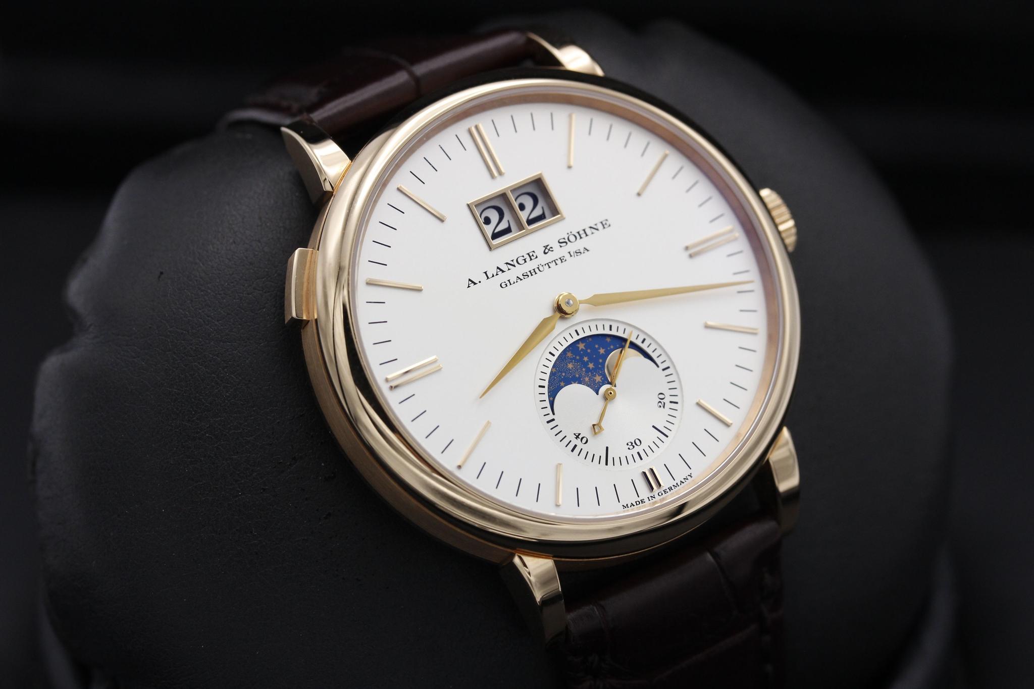 Watch Image 10