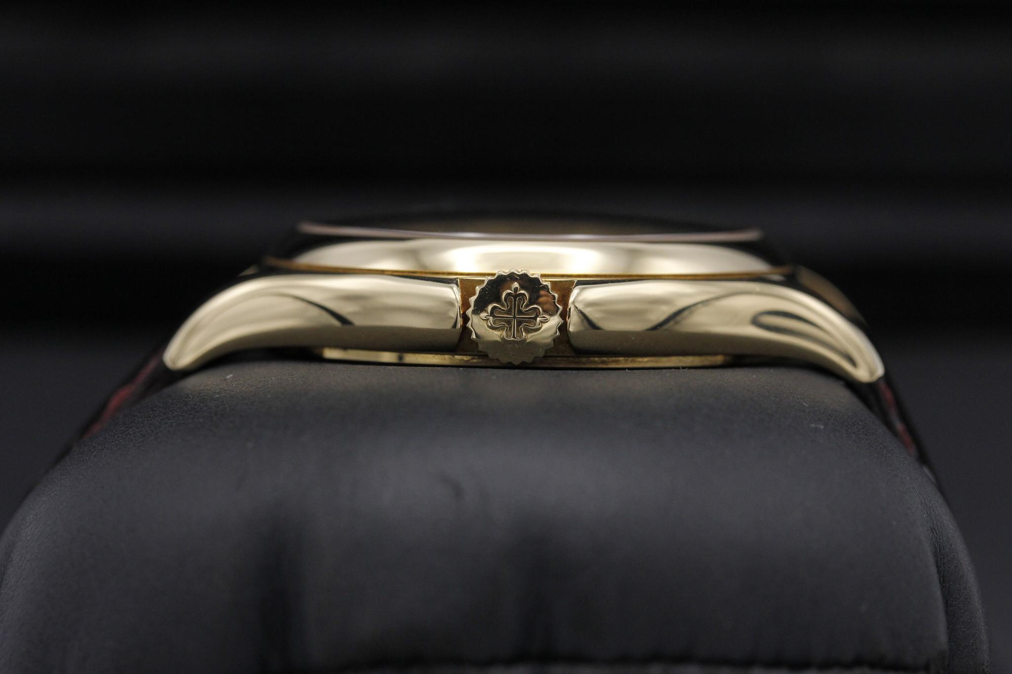 Watch Image 3