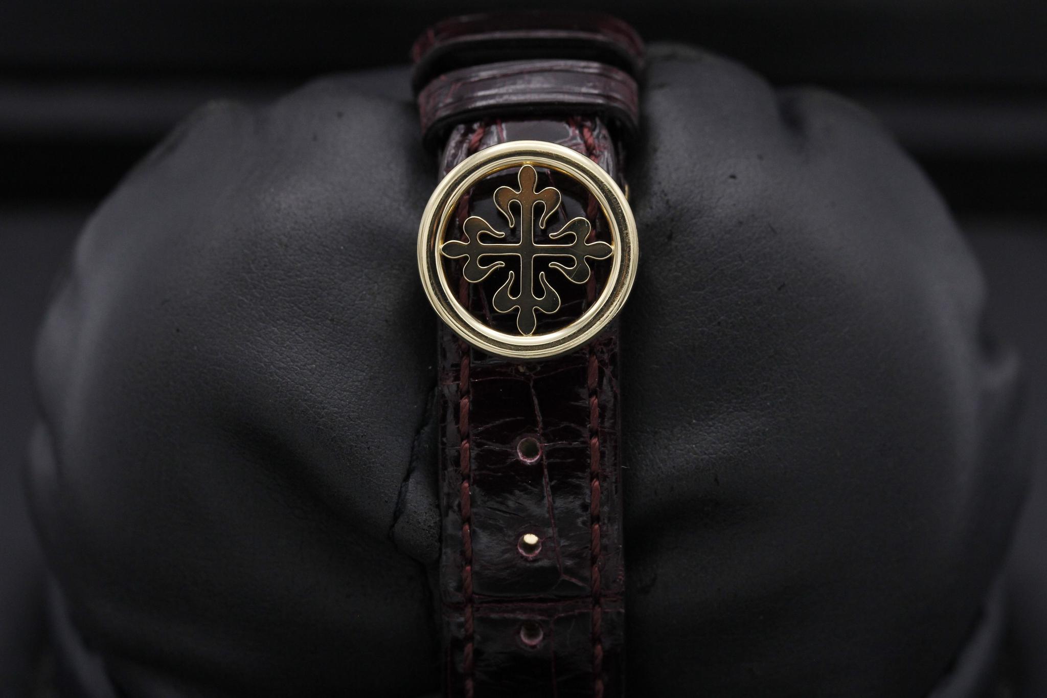 Watch Image 8