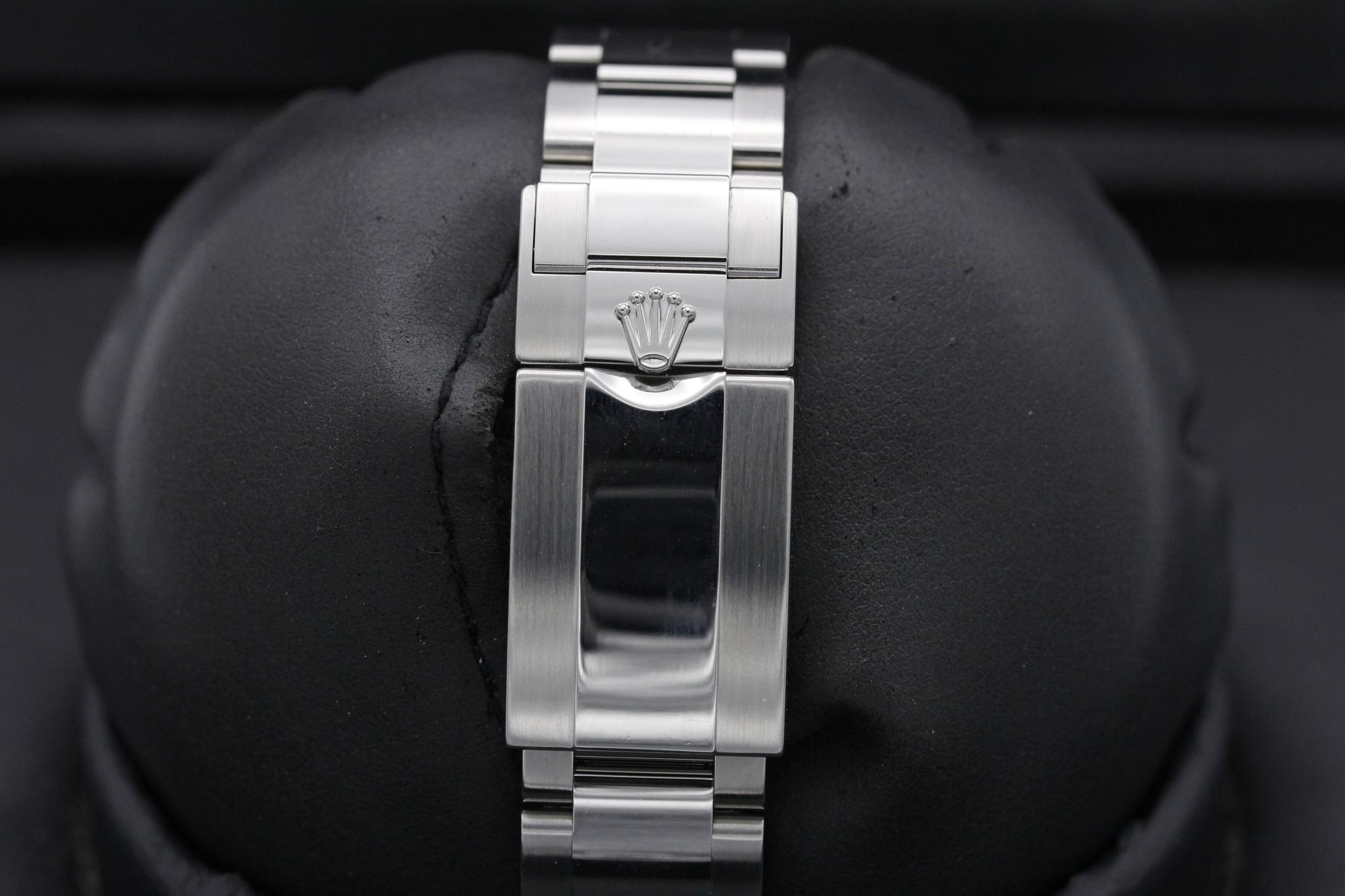 Watch Image 8