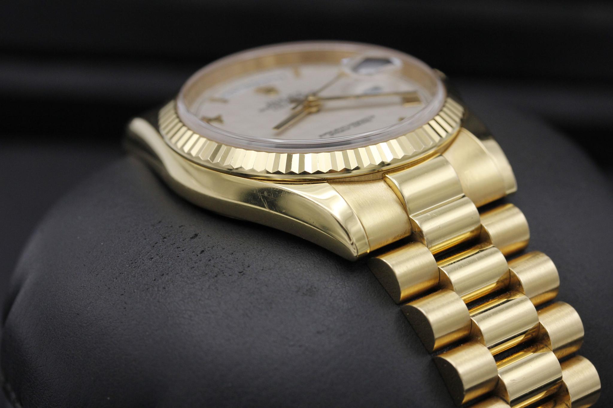 Watch Image 6