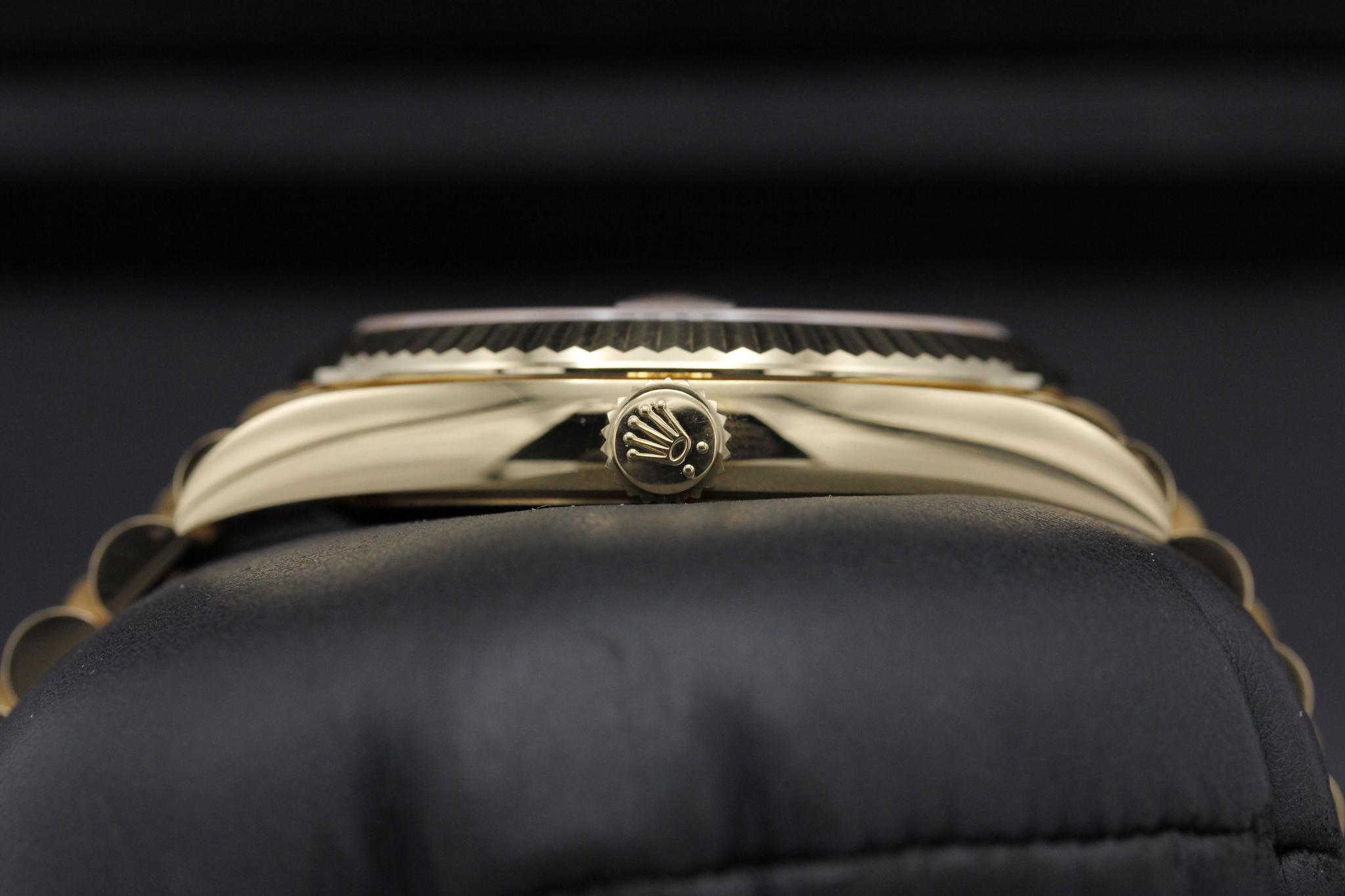 Watch Image 3