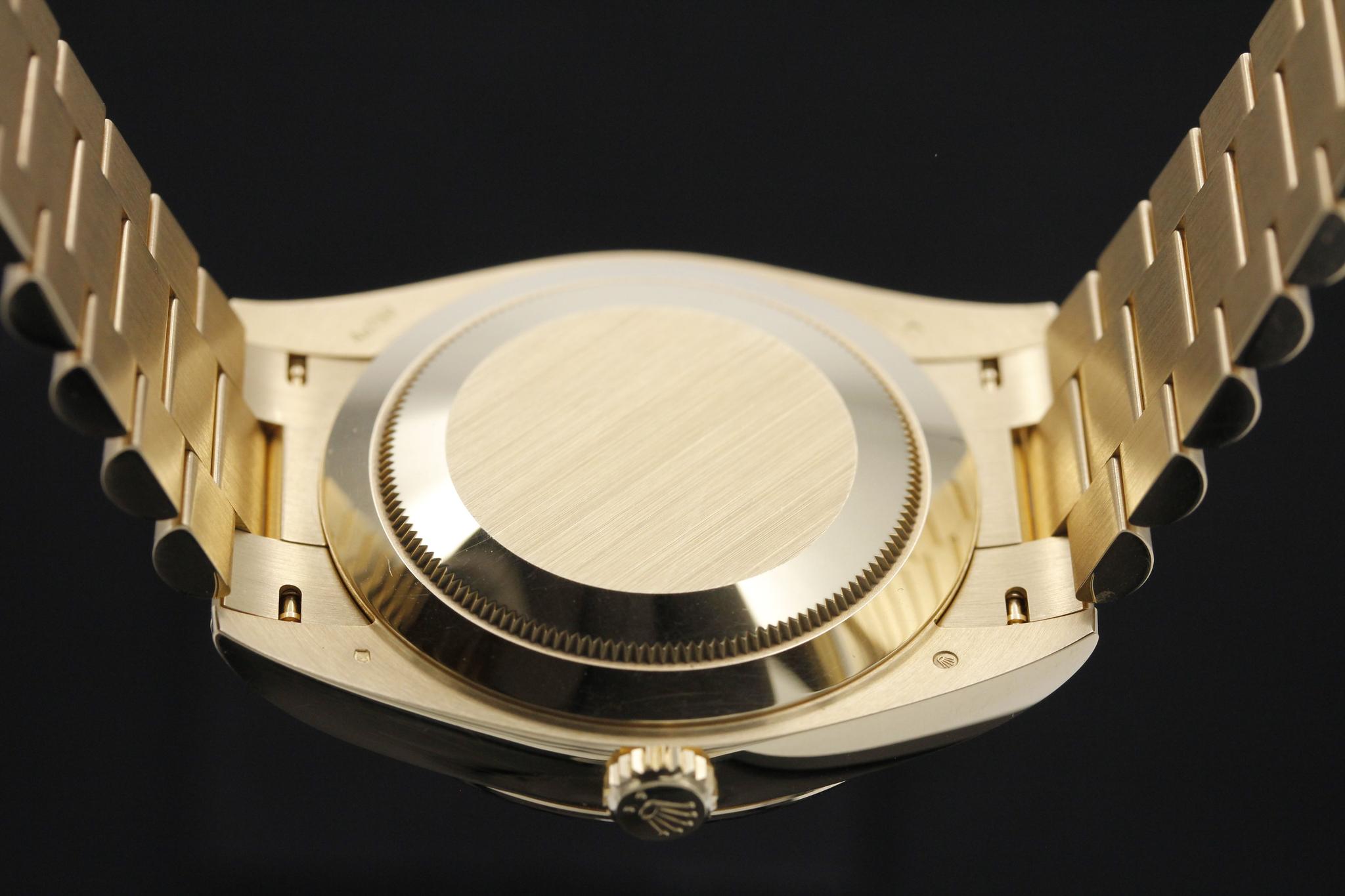 Watch Image 6