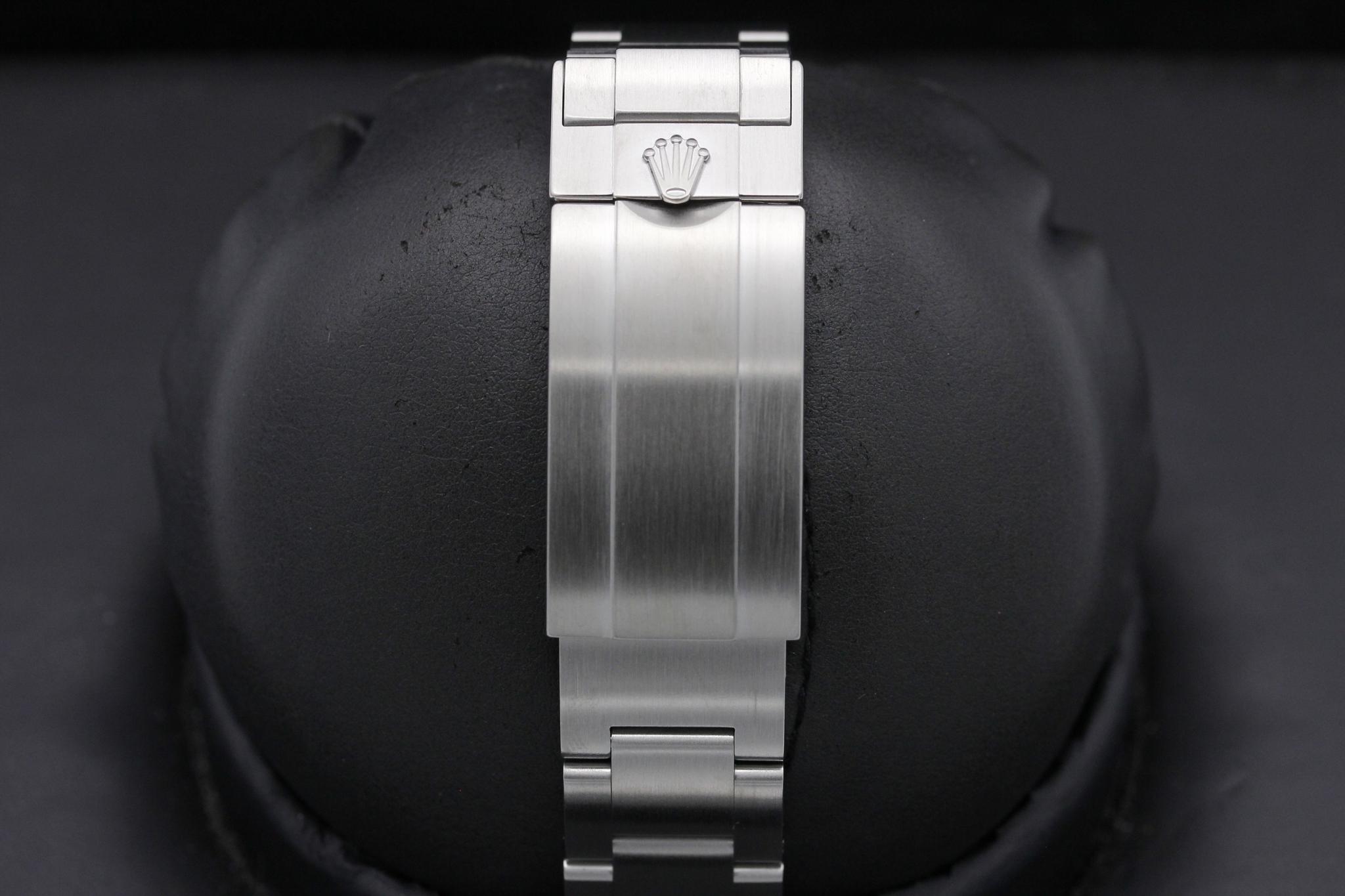 Watch Image 8