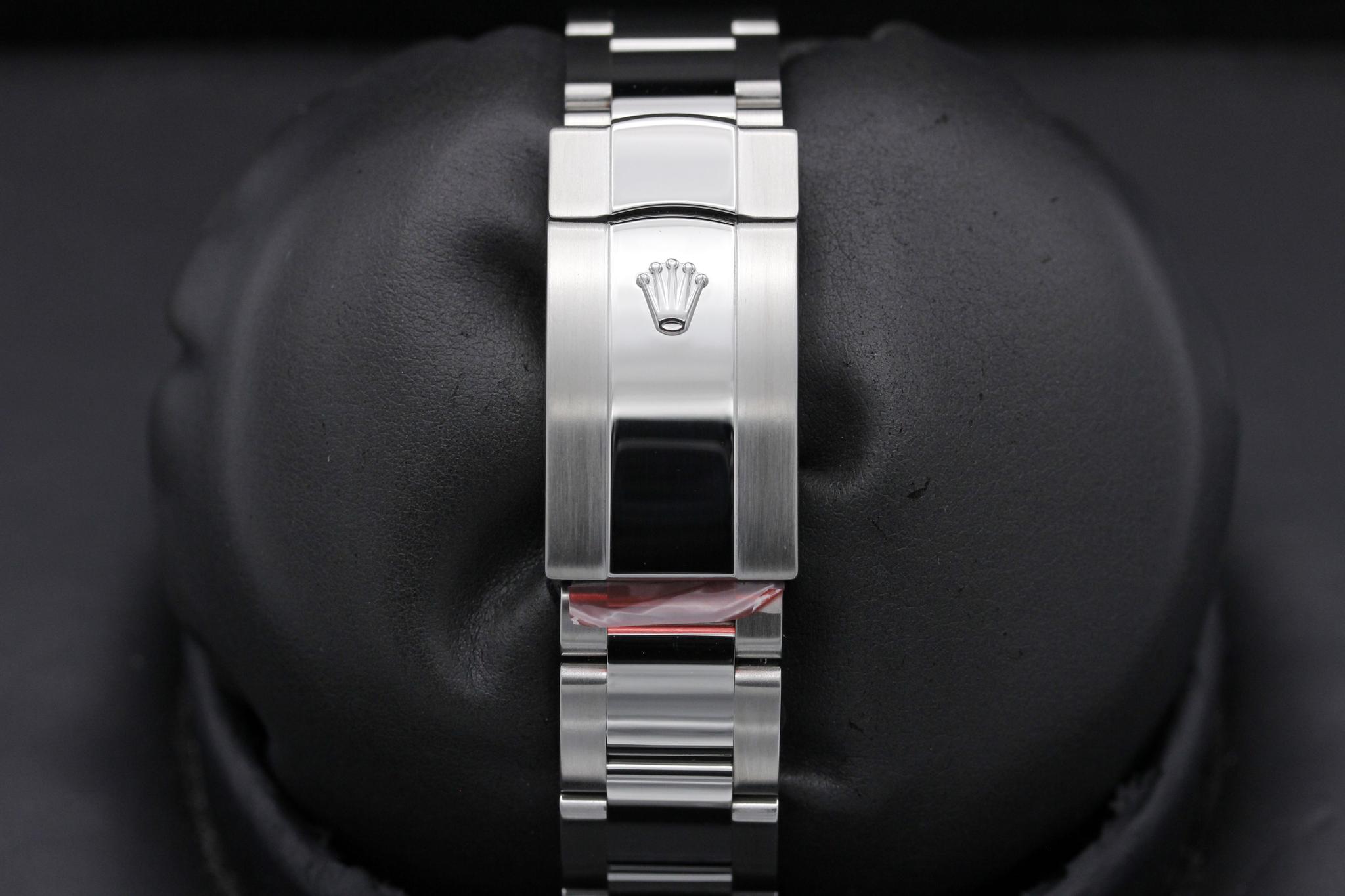 Watch Image 8