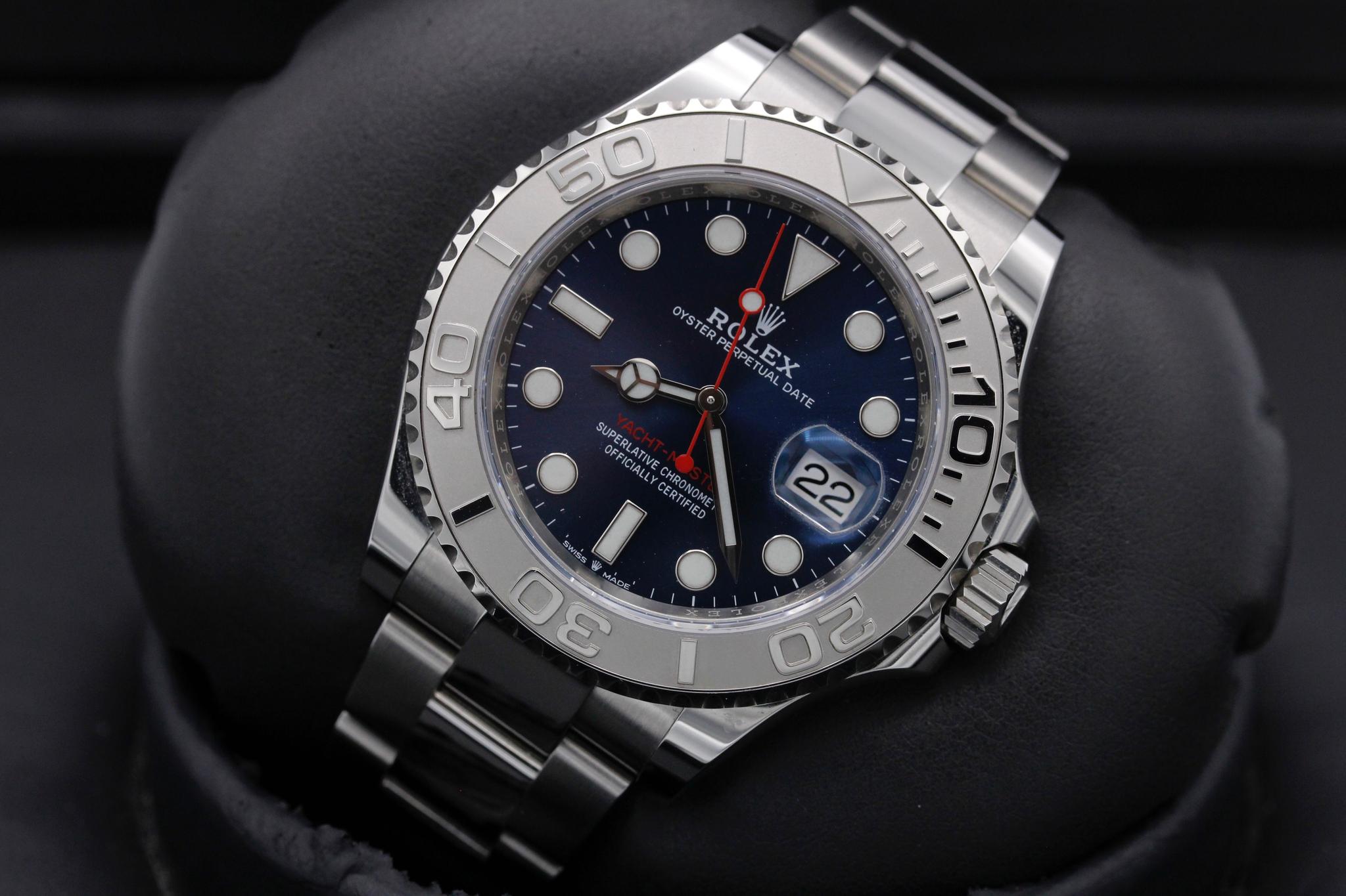Watch Image 10