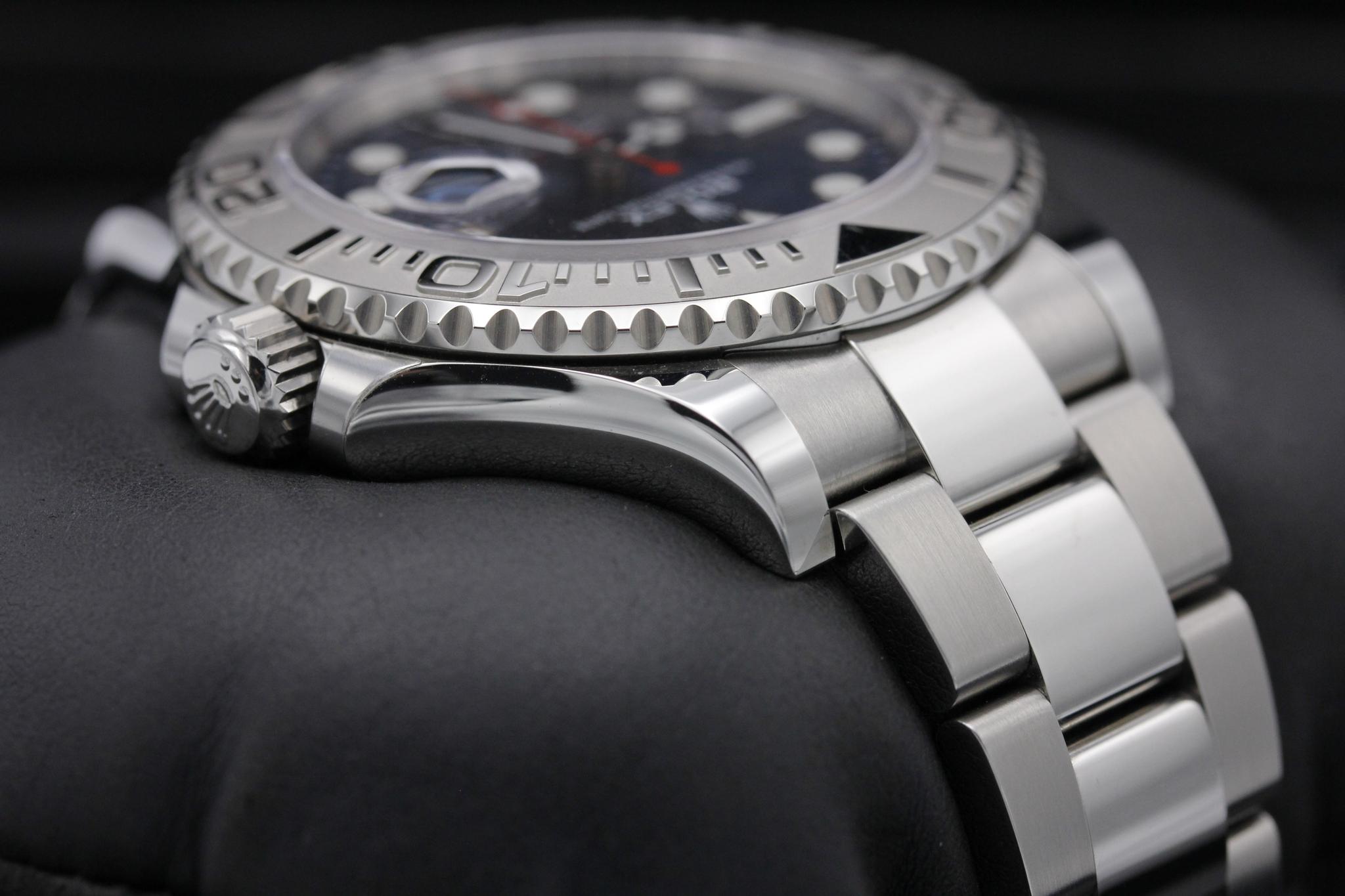 Watch Image 4