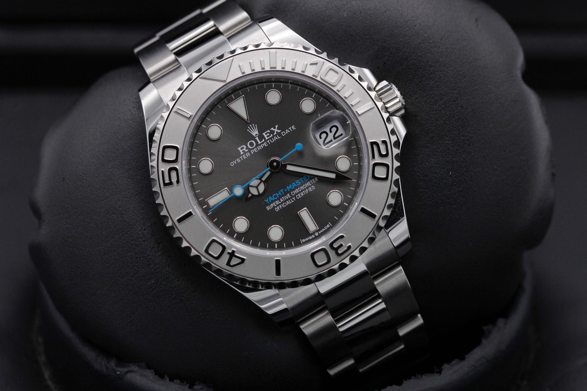 Watch Image 9