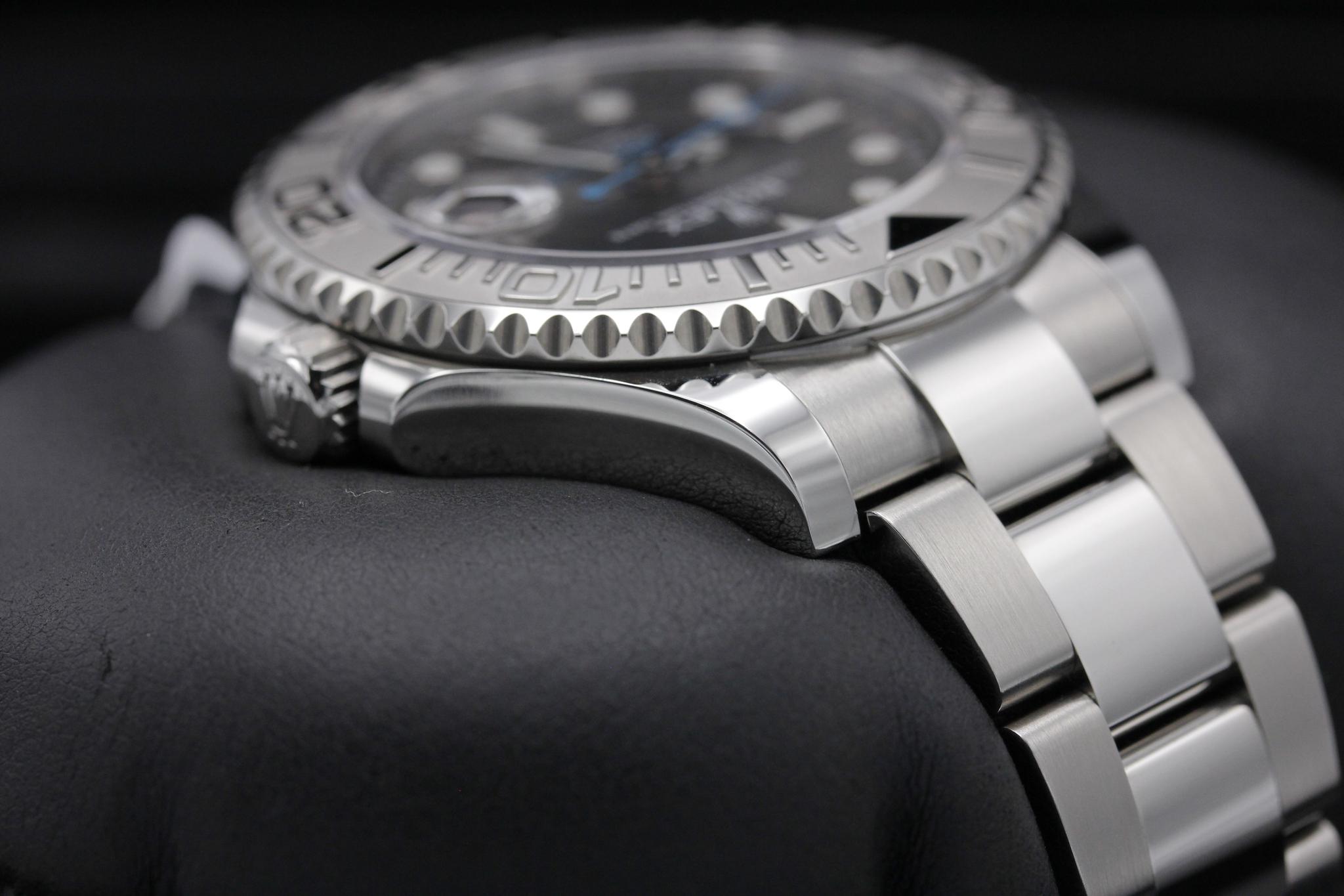 Watch Image 4
