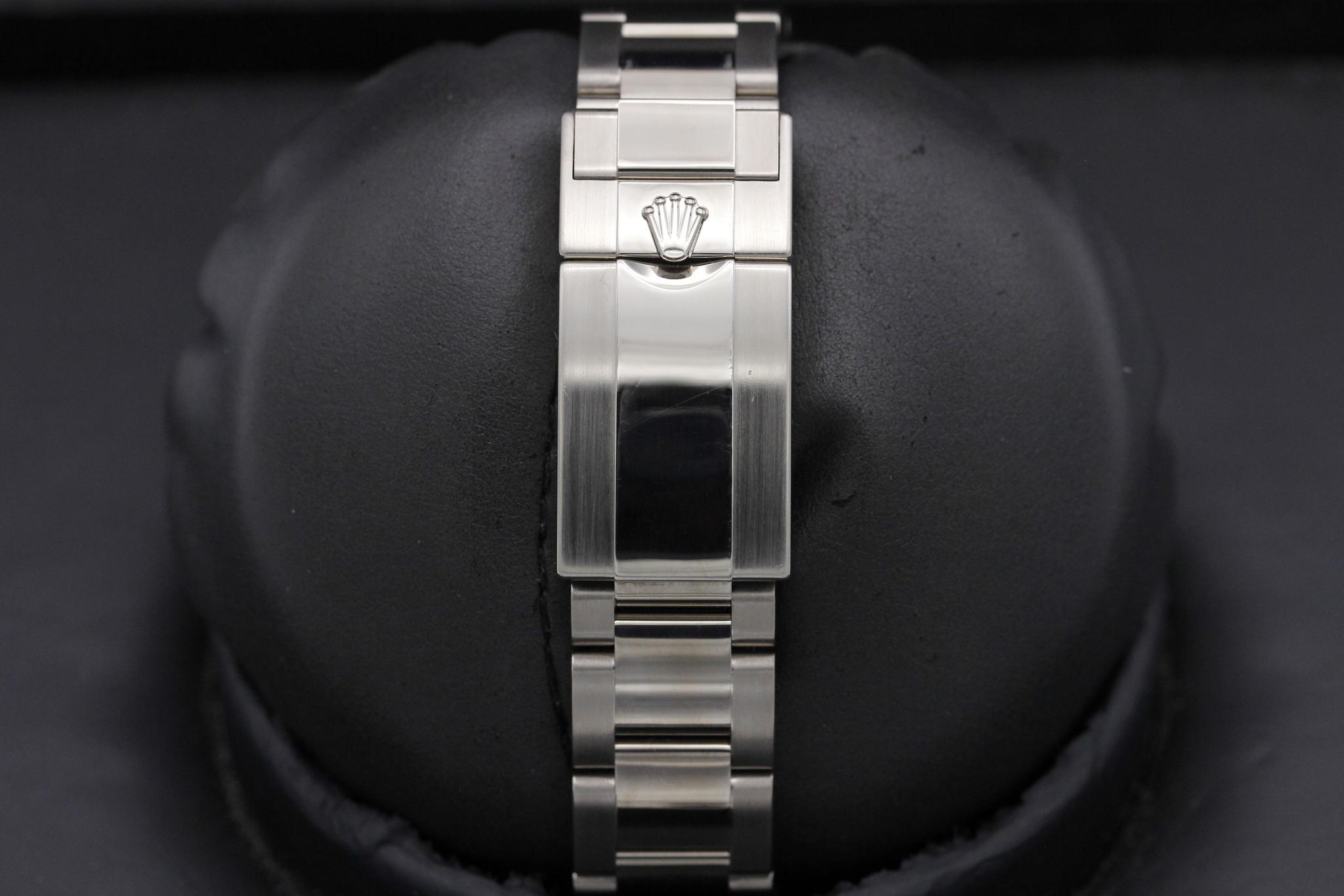 Watch Image 8