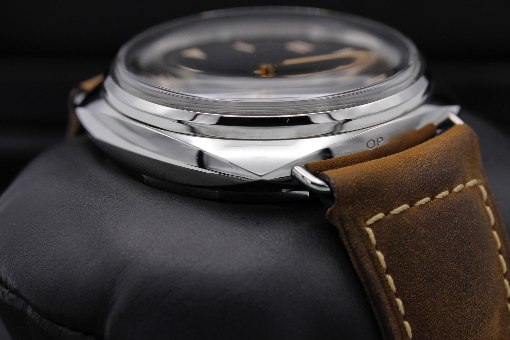 Watch Image 6