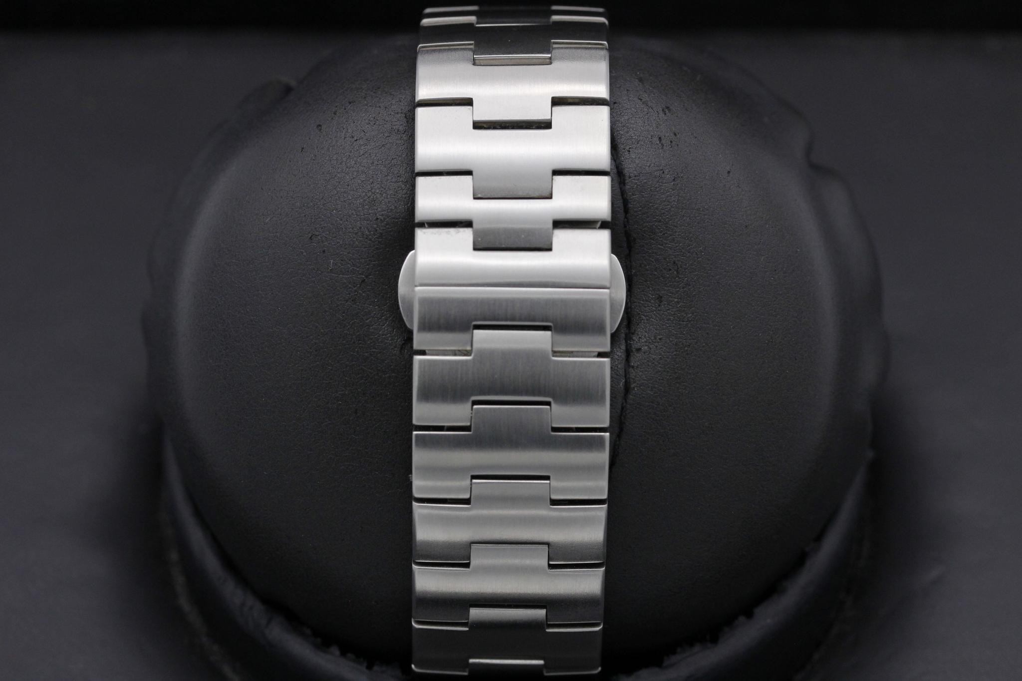 Watch Image 8
