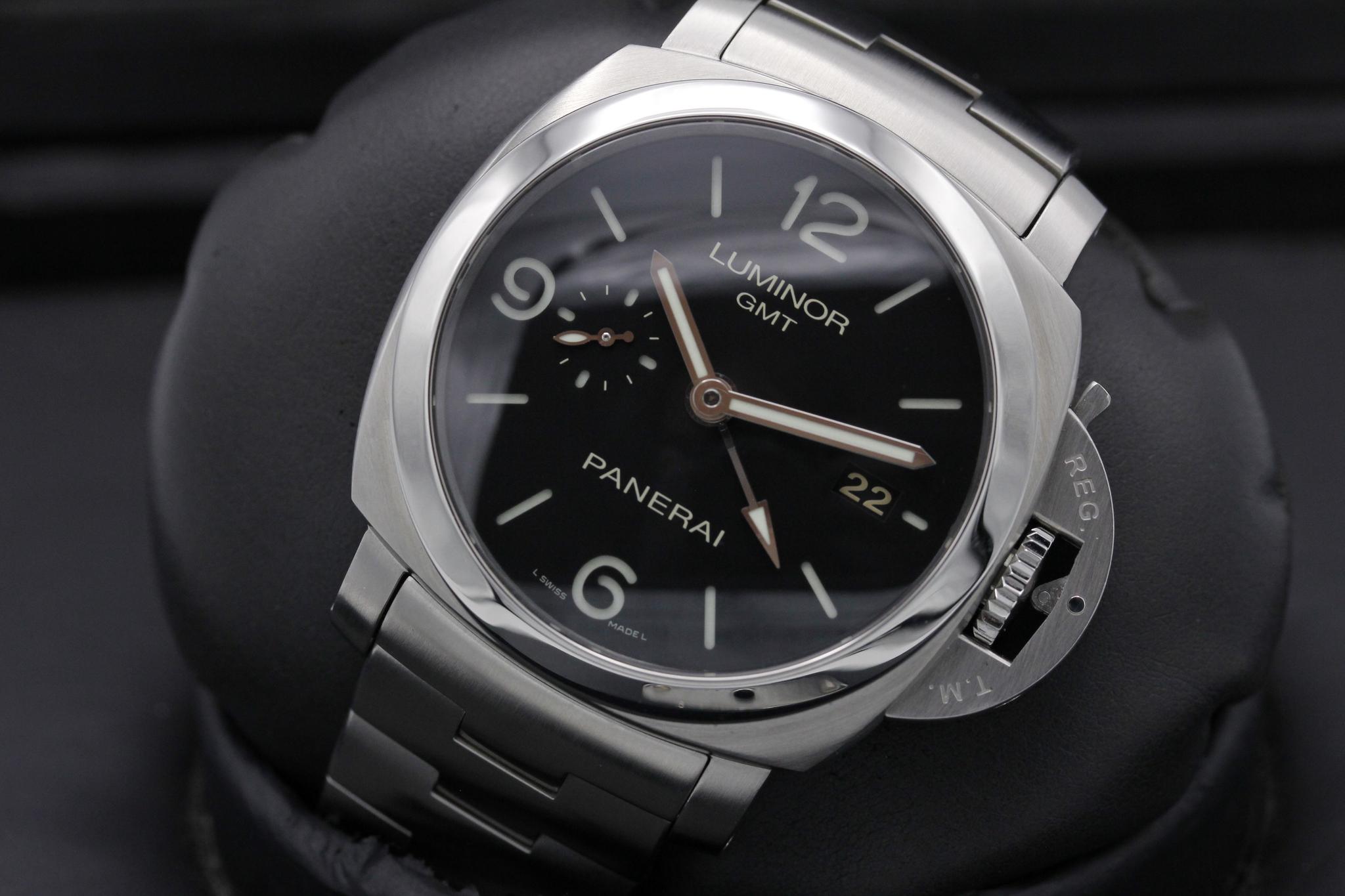 Watch Image 10