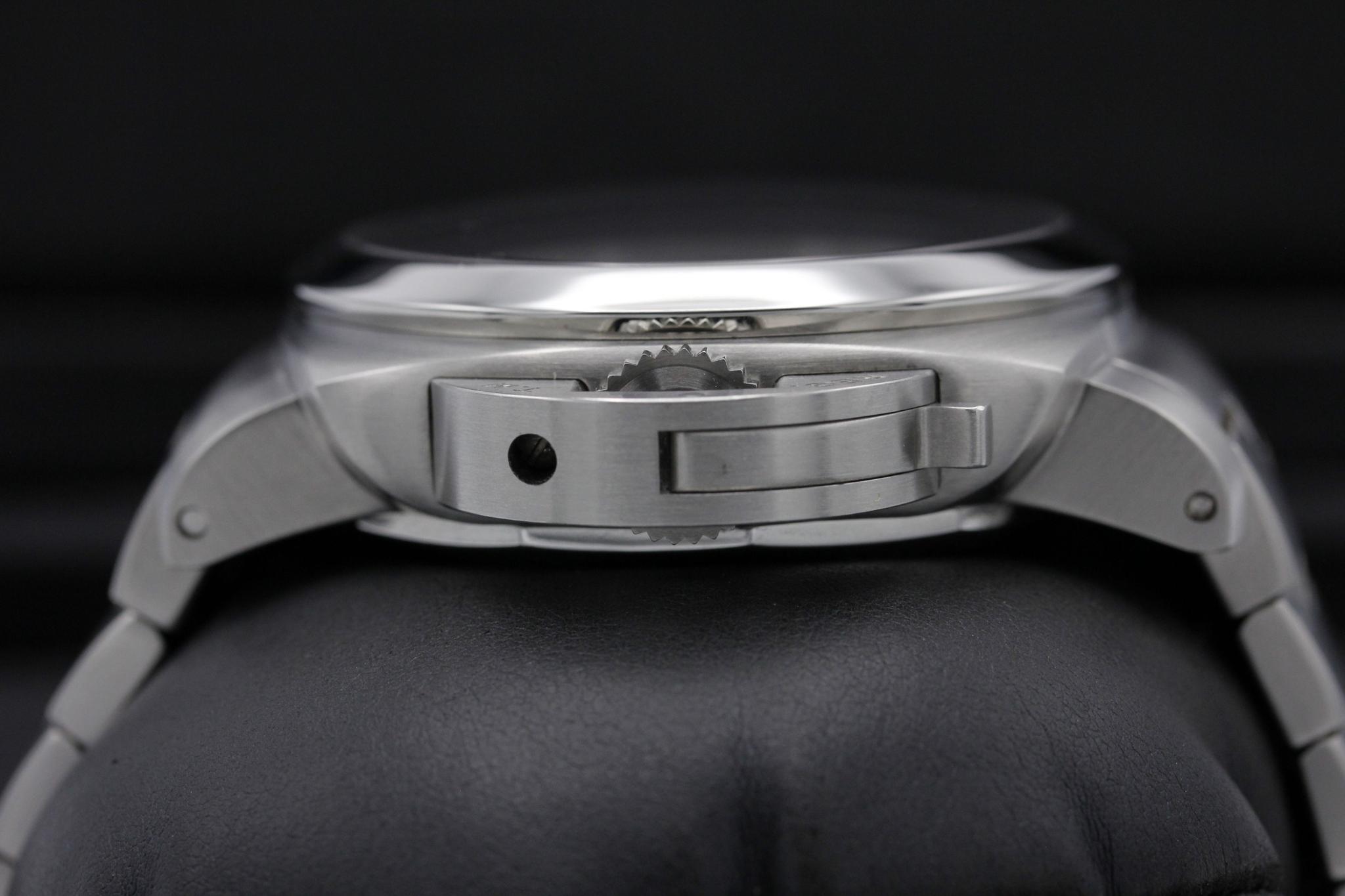 Watch Image 3