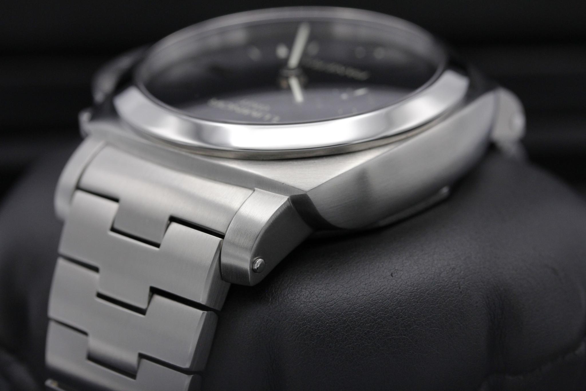 Watch Image 5