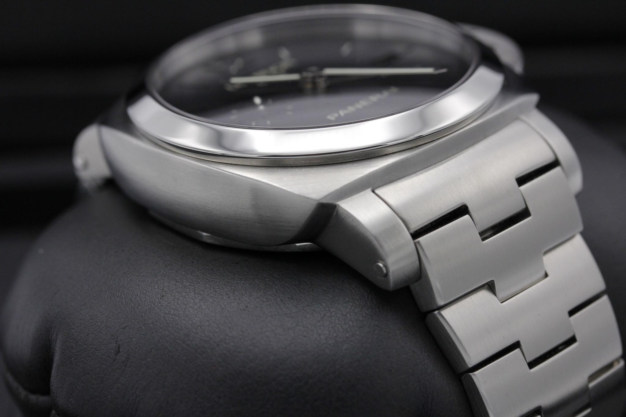 Watch Image 6