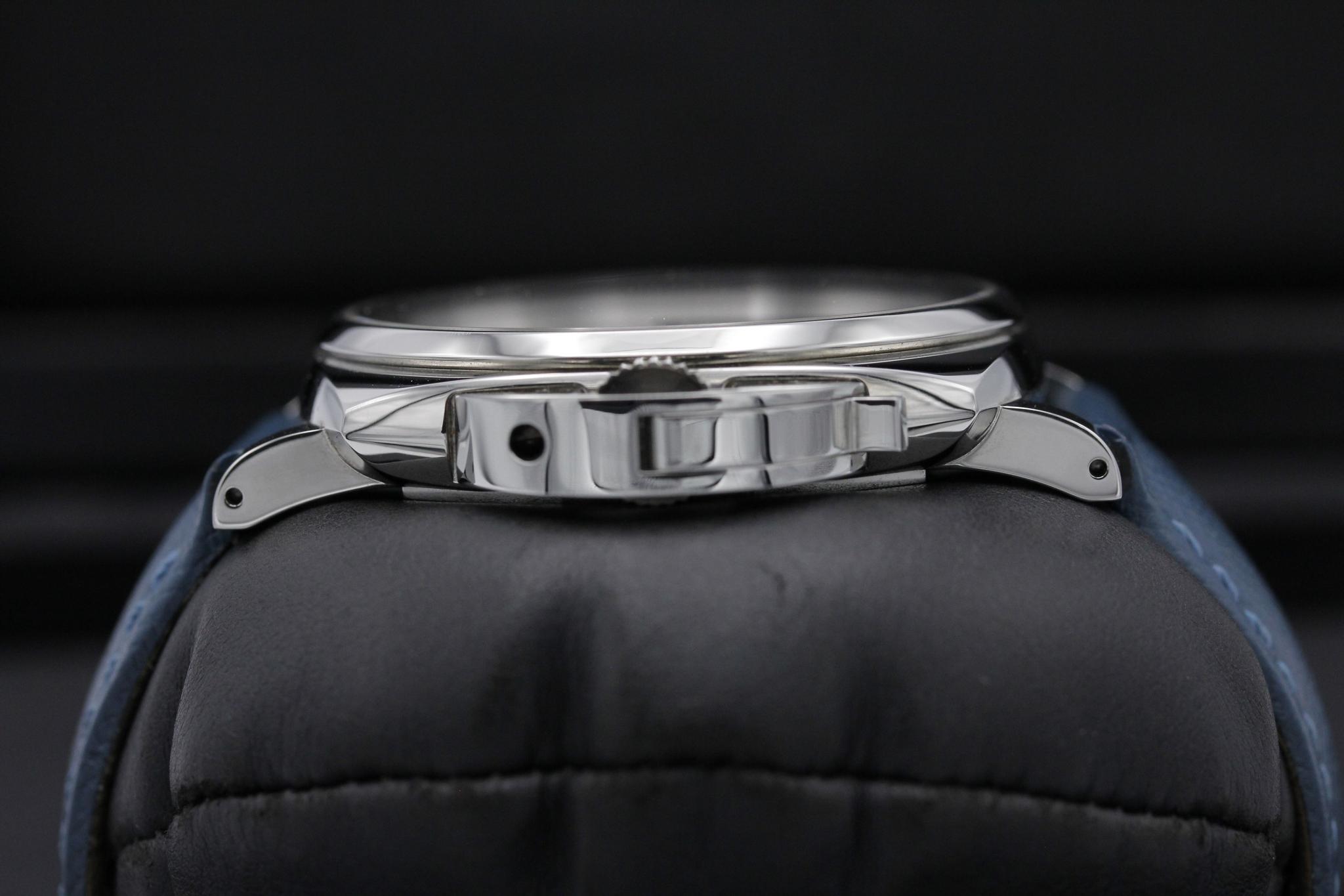 Watch Image 3