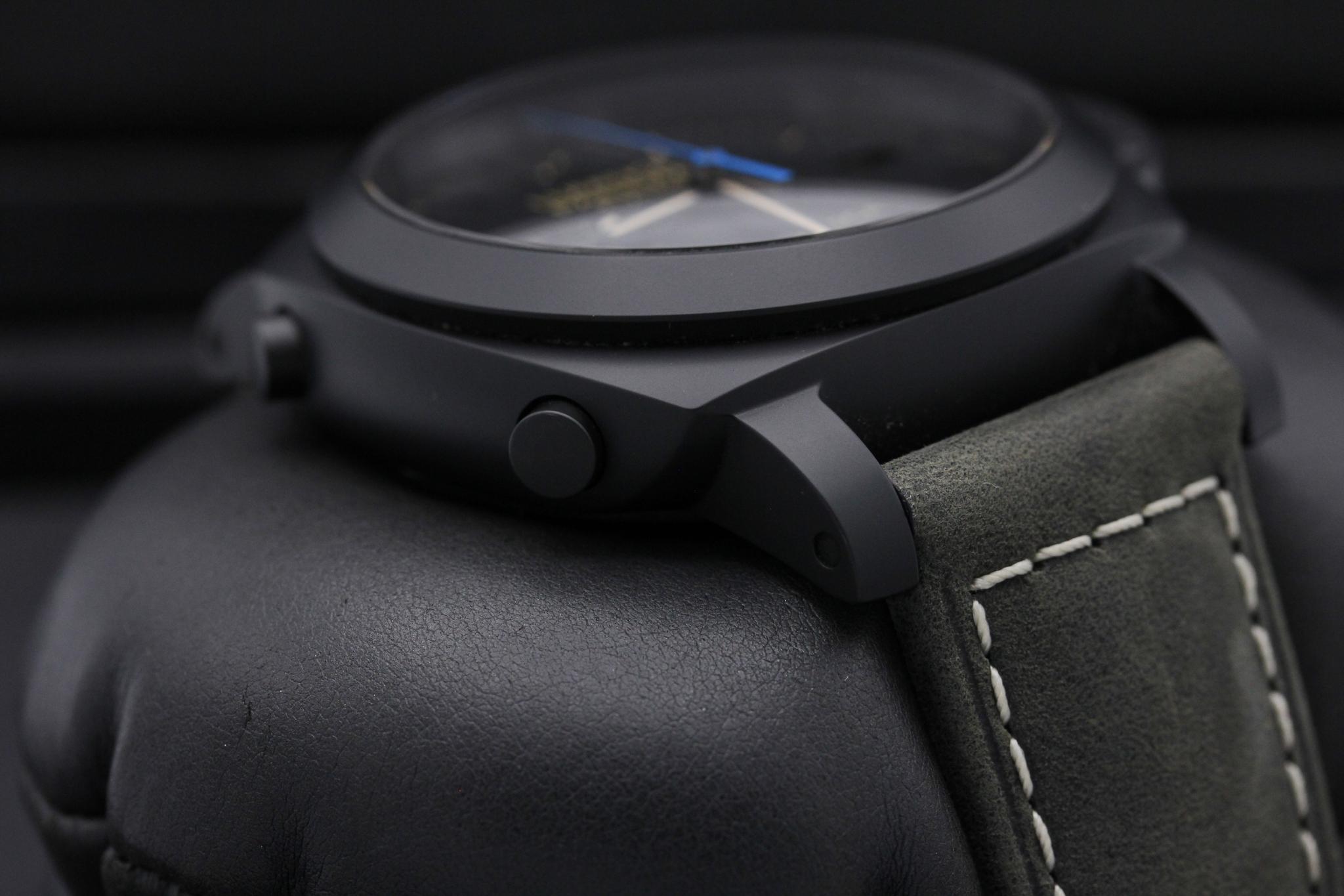 Watch Image 6