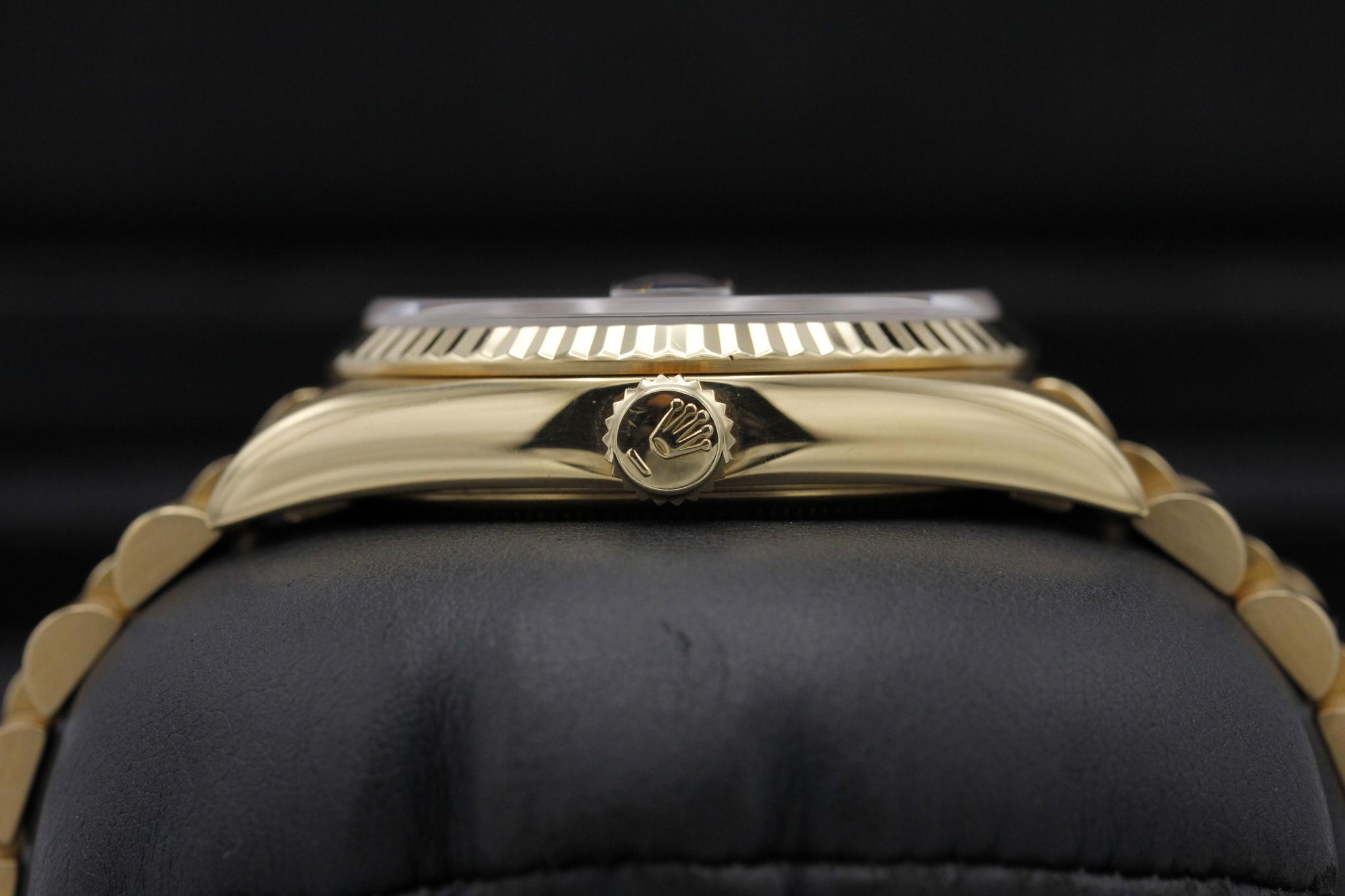 Watch Image 3