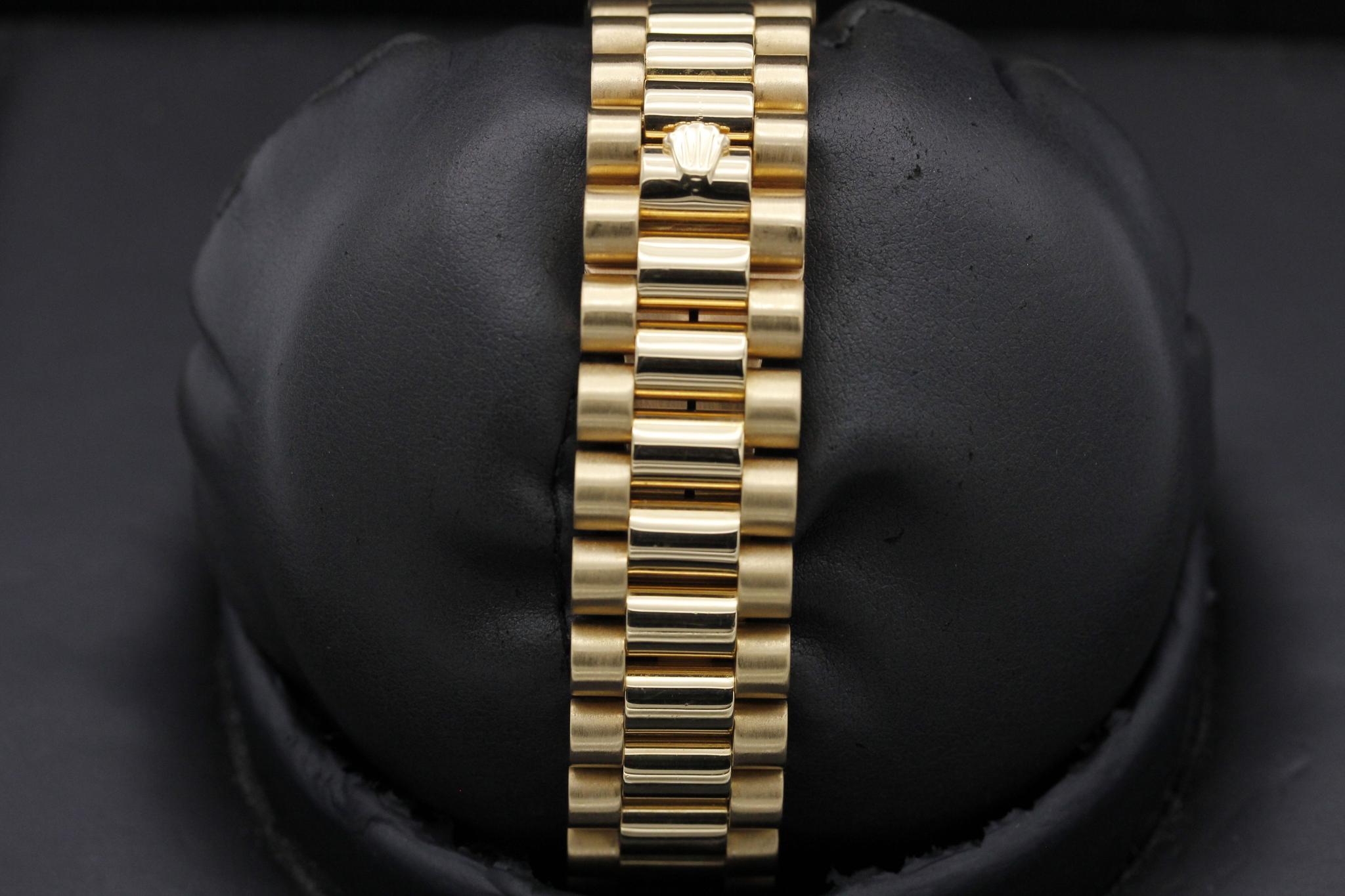 Watch Image 8
