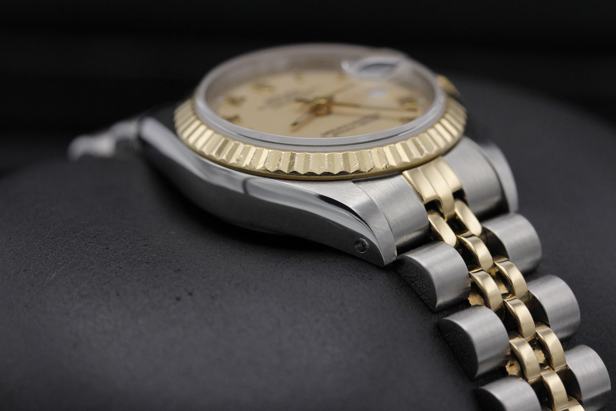 Watch Image 6