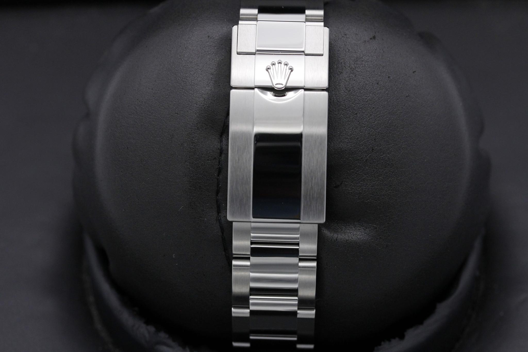 Watch Image 8