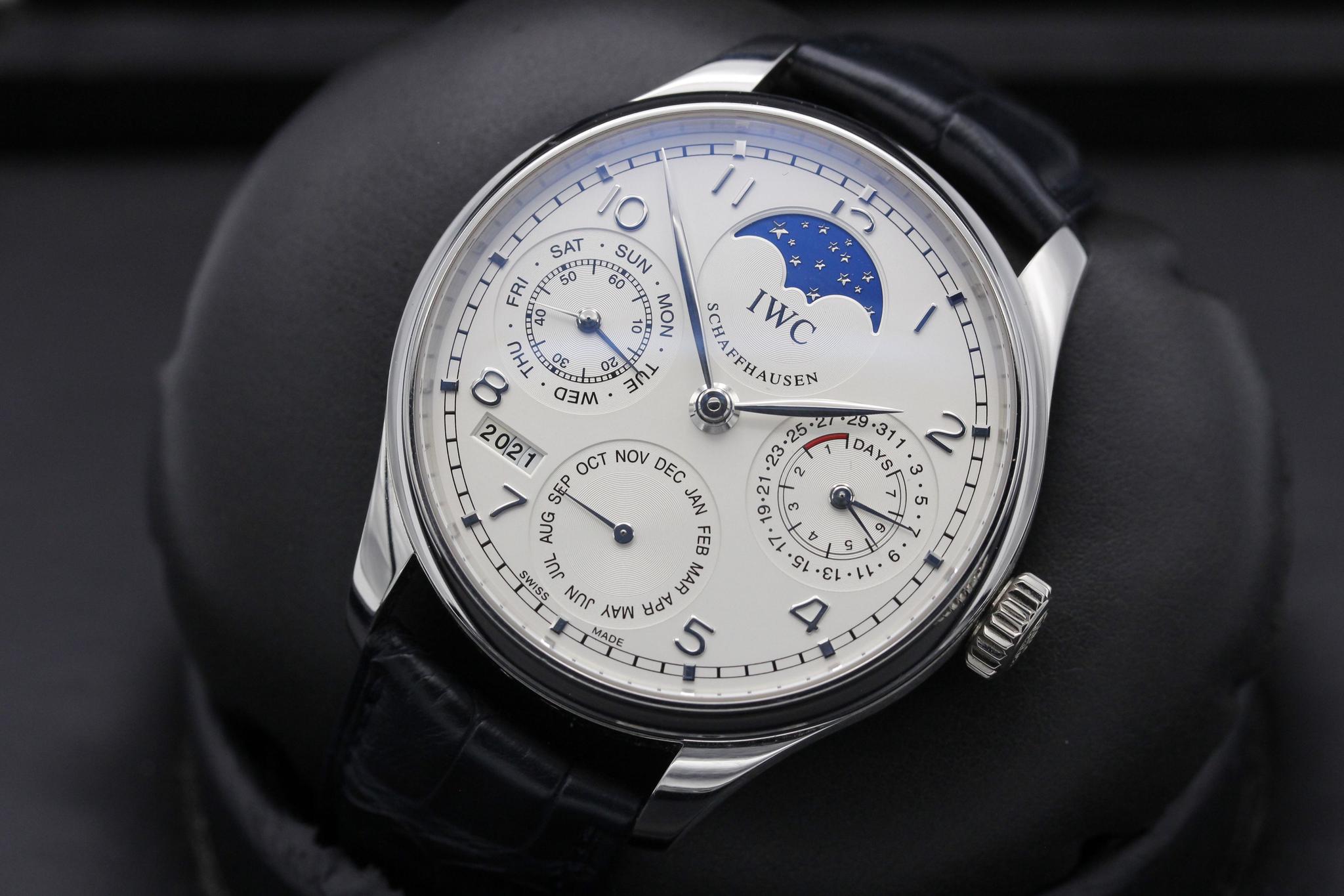 Watch Image 9