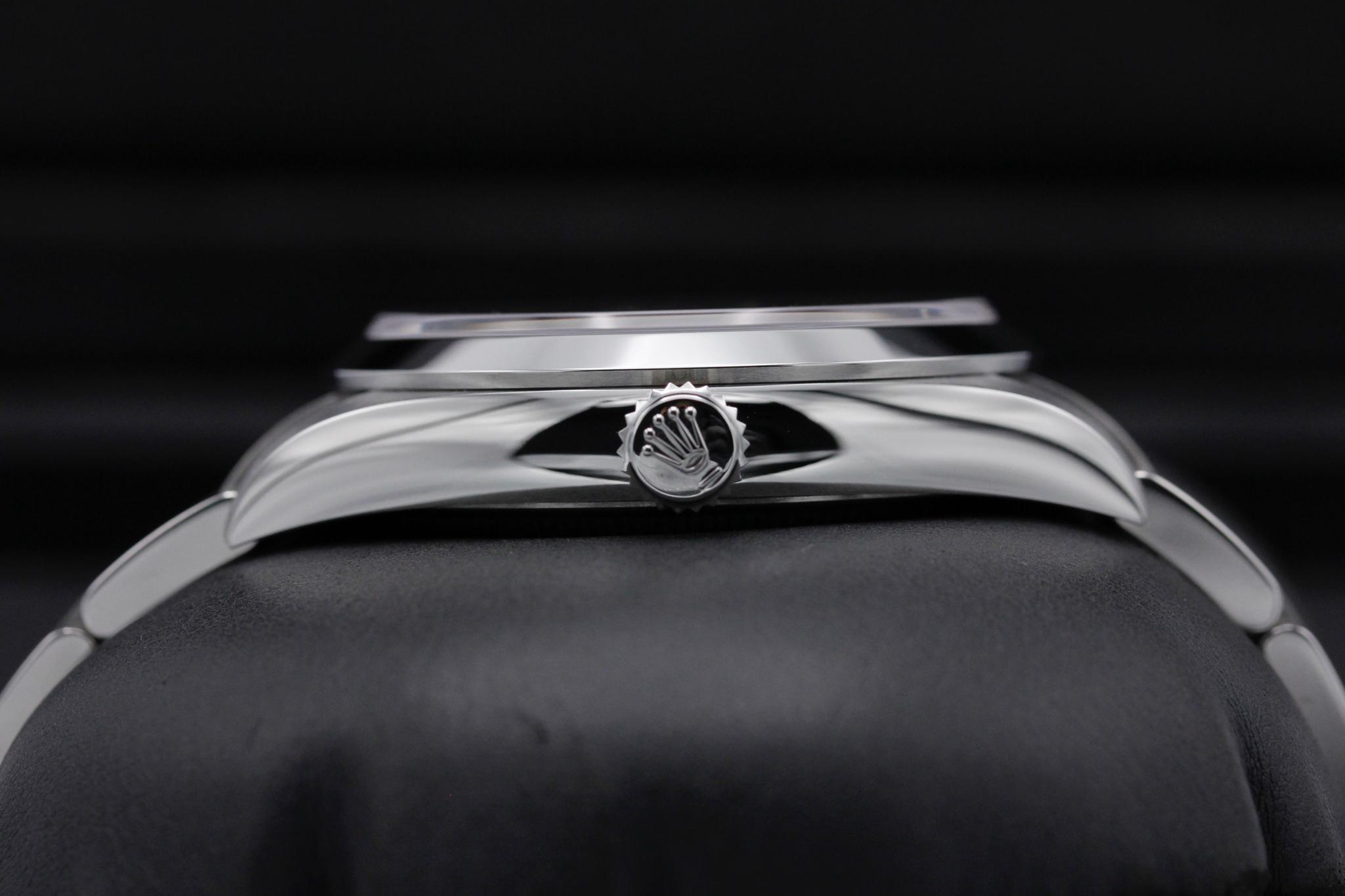 Watch Image 3