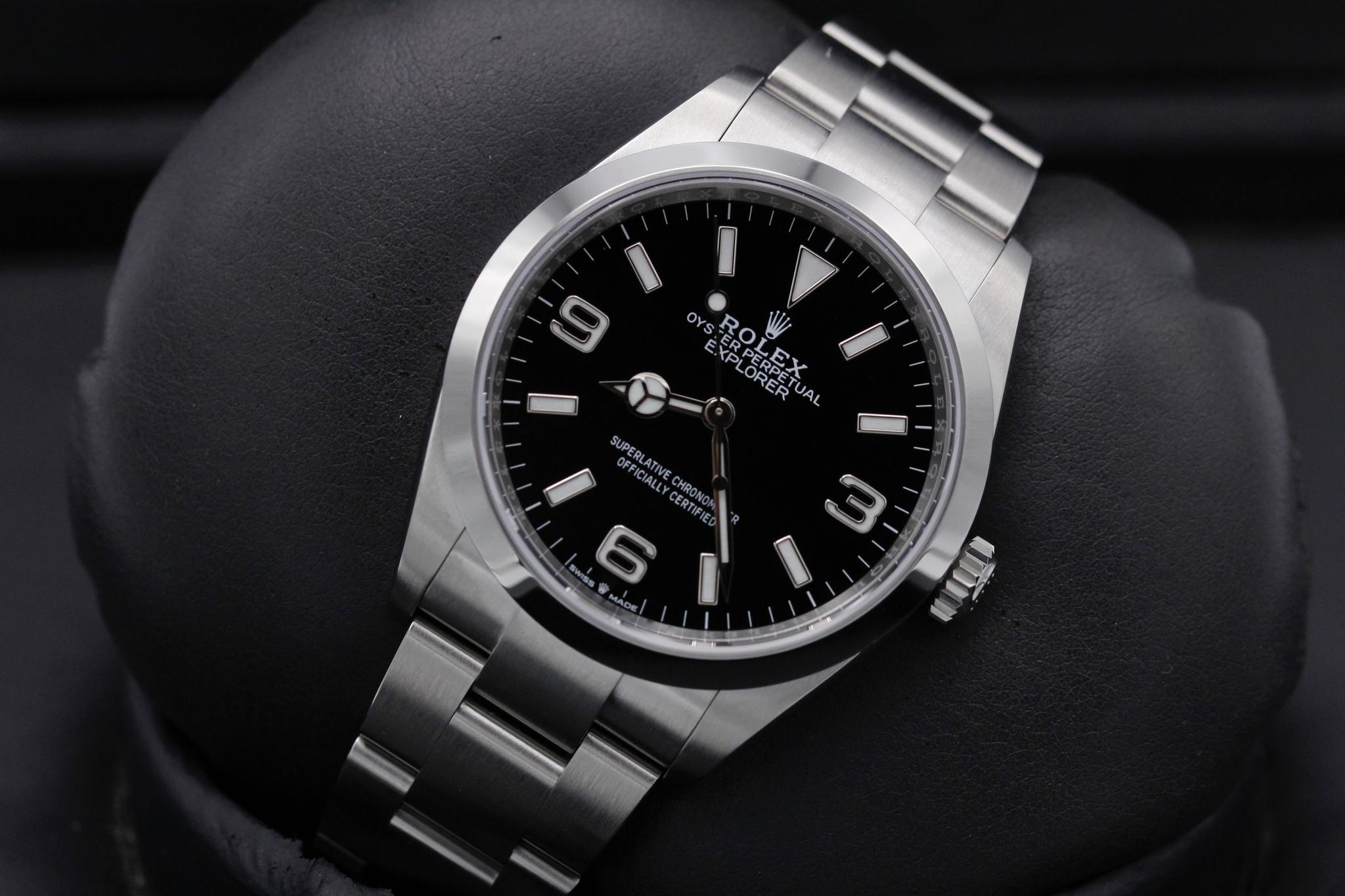 Watch Image 10