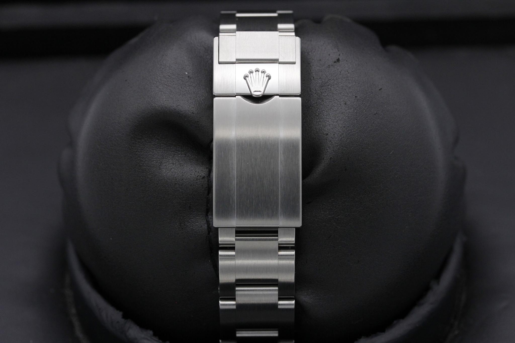 Watch Image 8