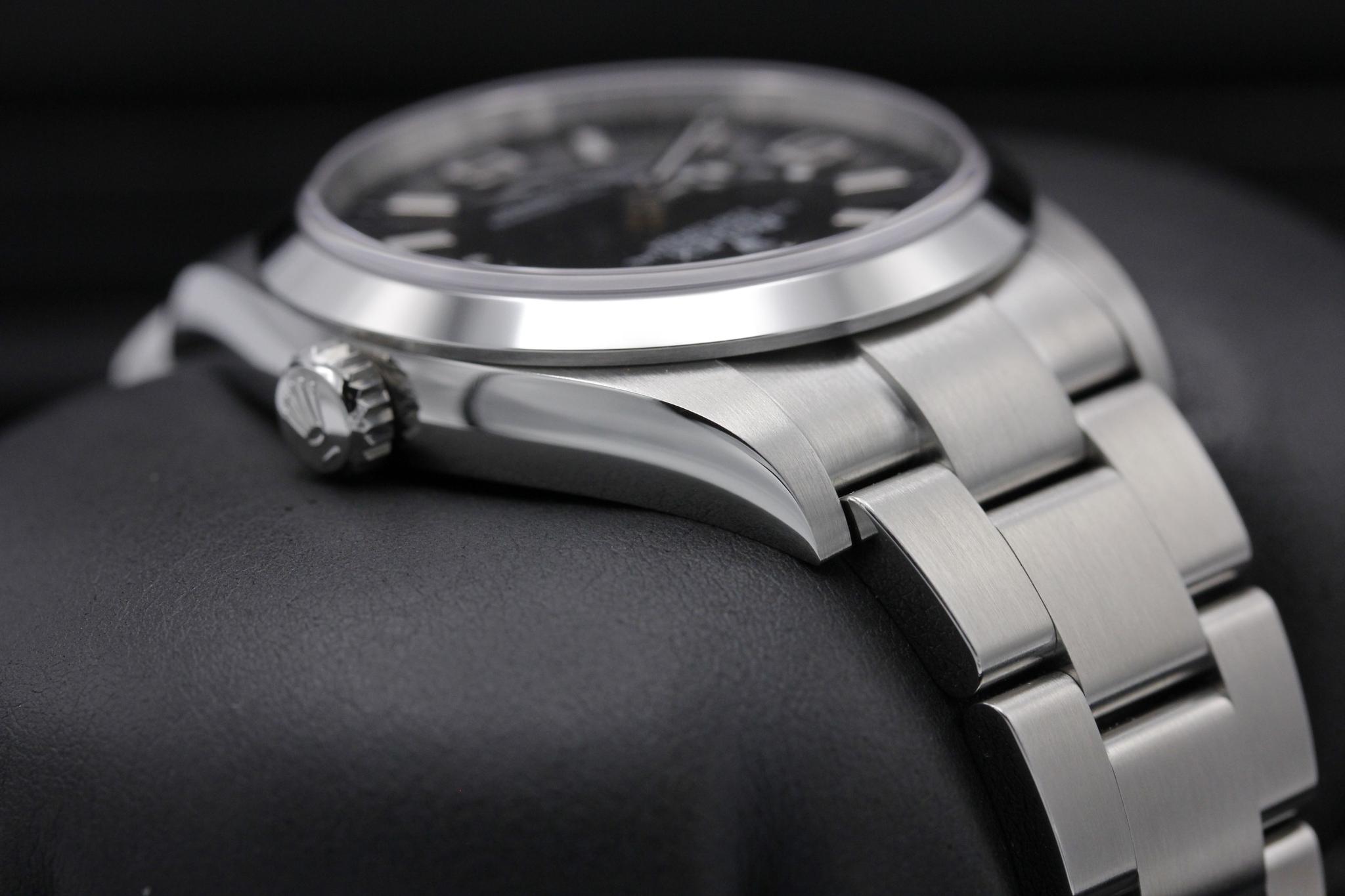 Watch Image 4