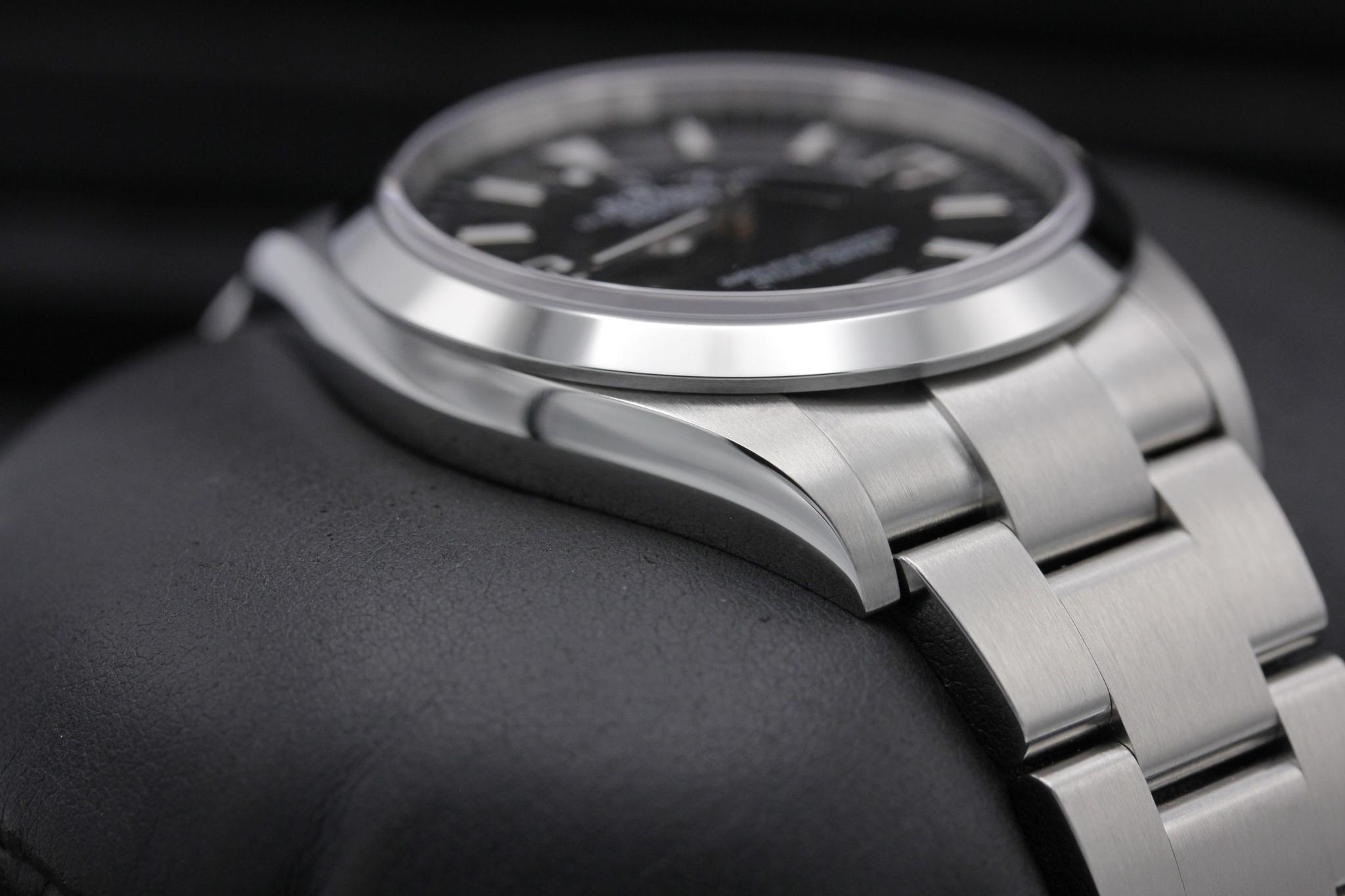 Watch Image 6