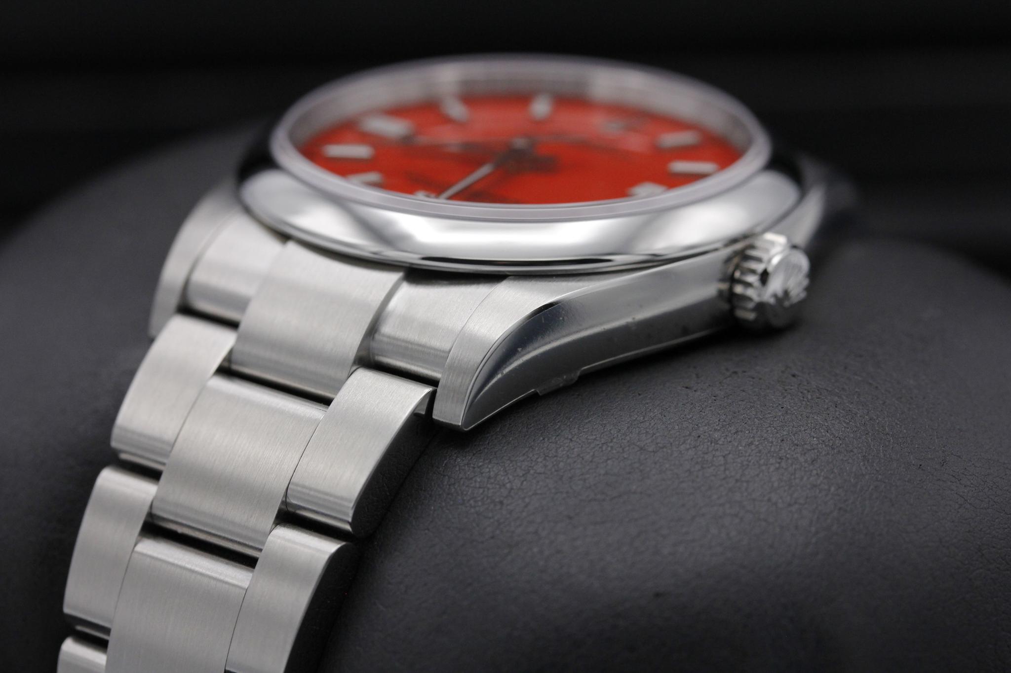 Watch Image 2