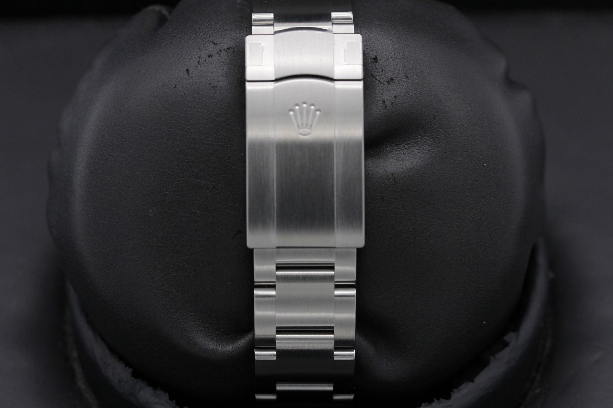 Watch Image 8