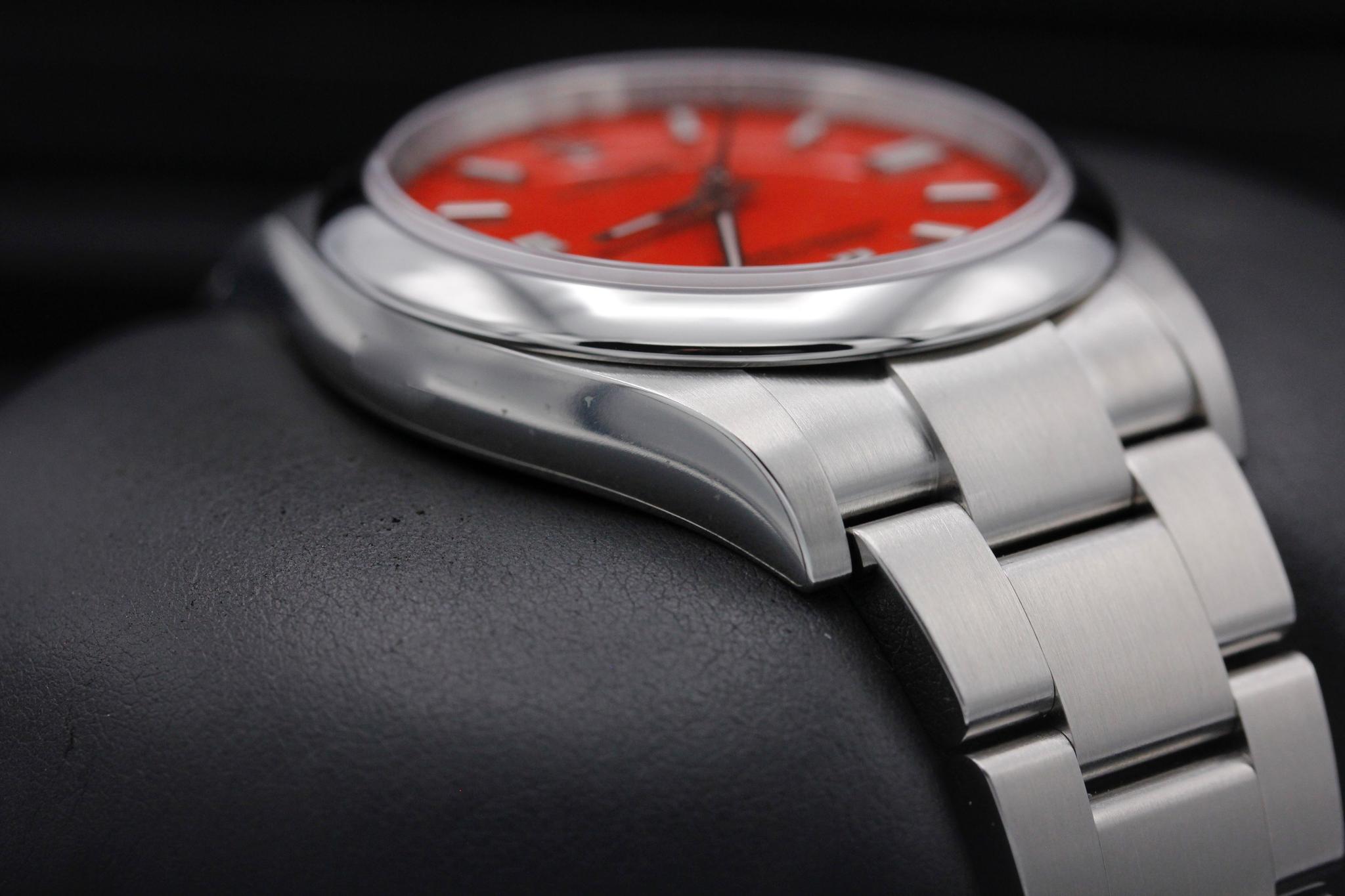 Watch Image 6