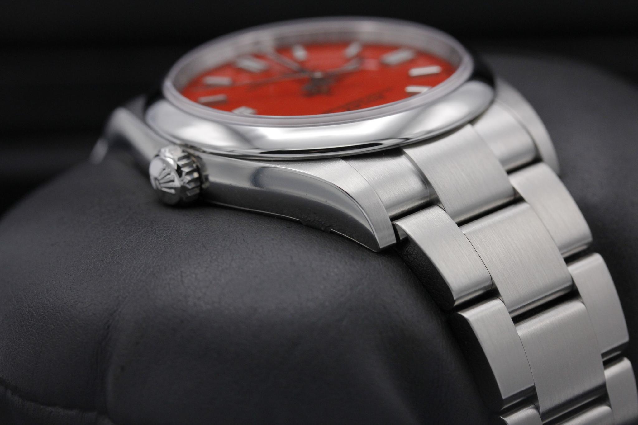 Watch Image 4